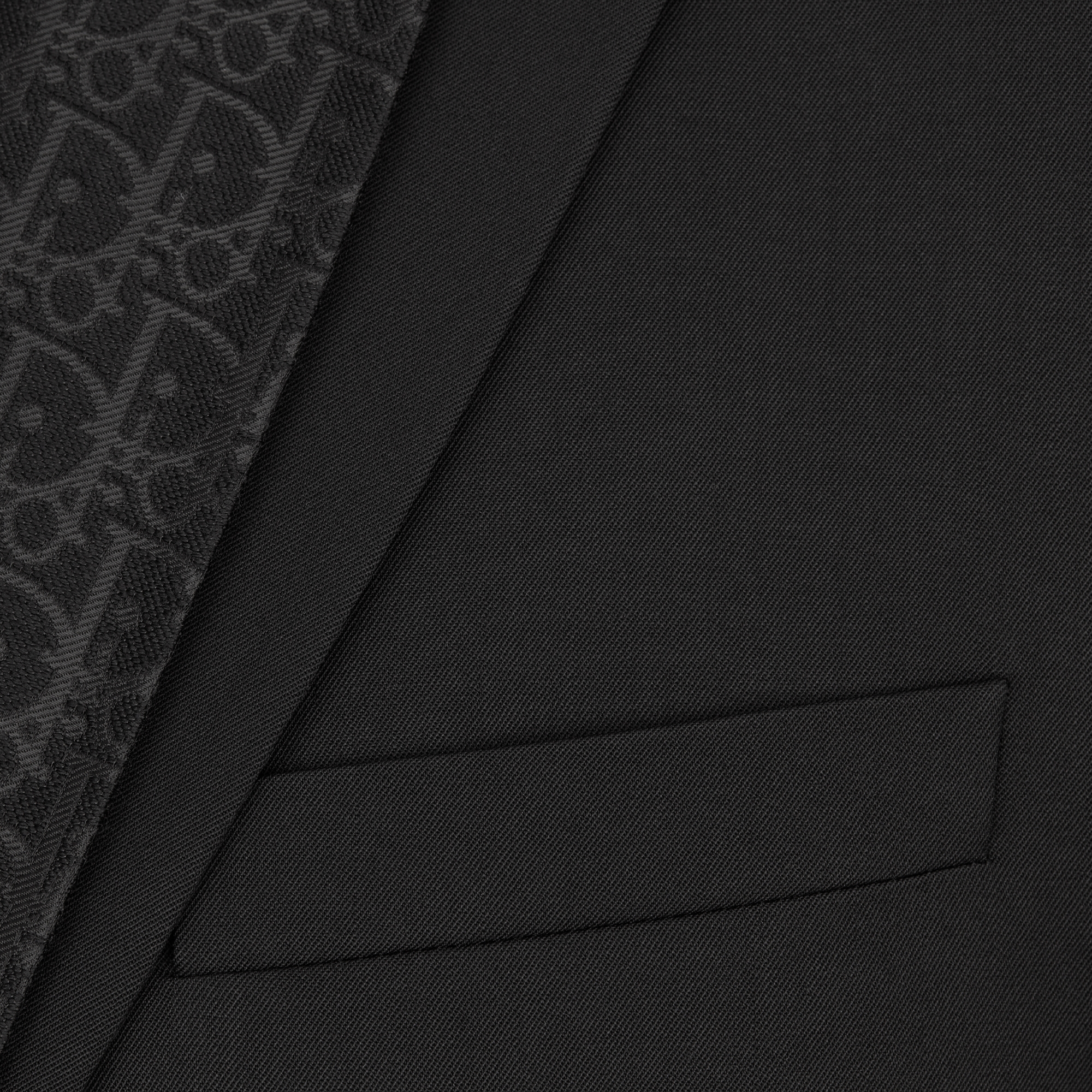 不对称青果领单西 黑色绵羊毛斜纹面料 Oblique 印花 E09