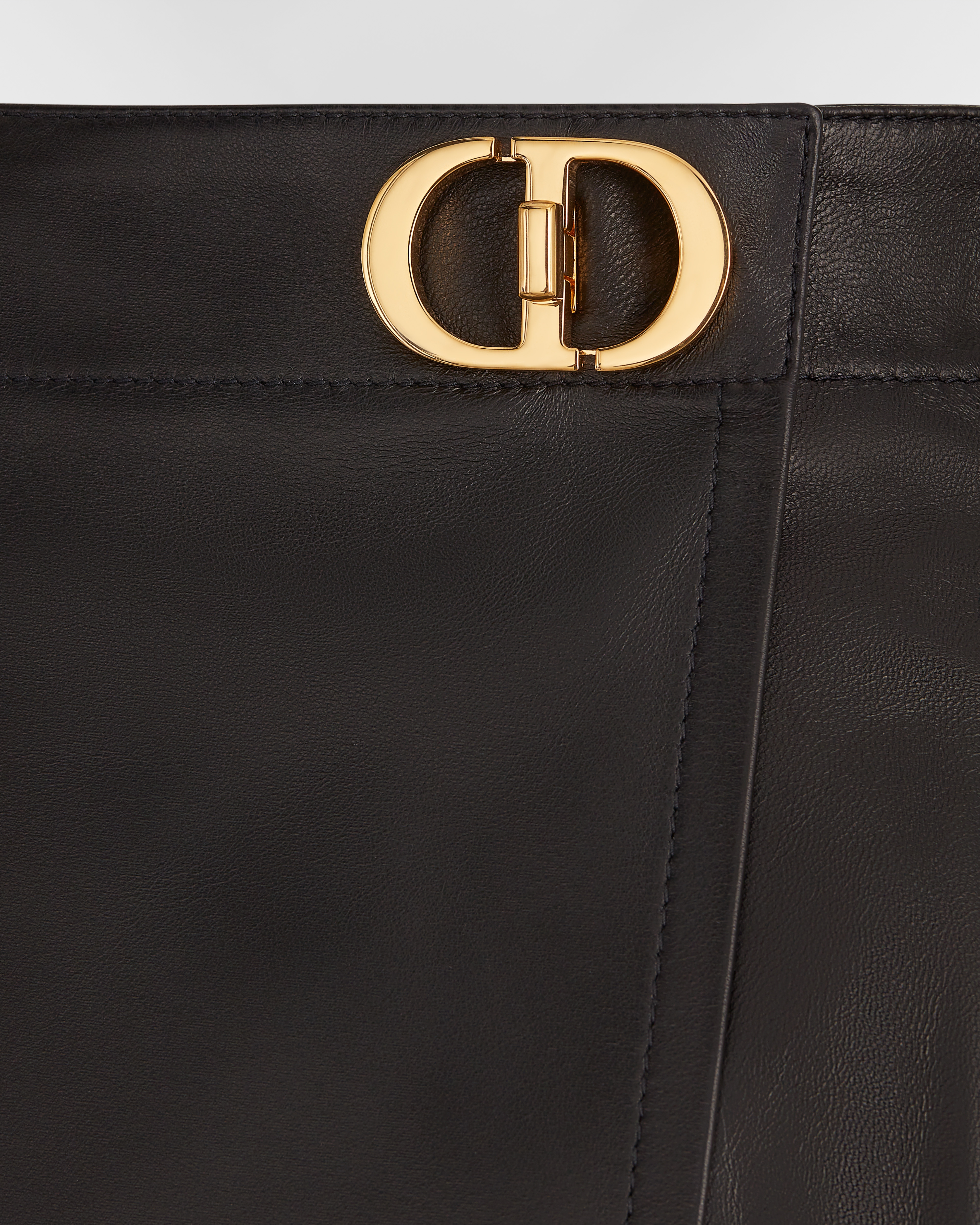 裙裤 黑色羊皮革 CD 搭扣 E09