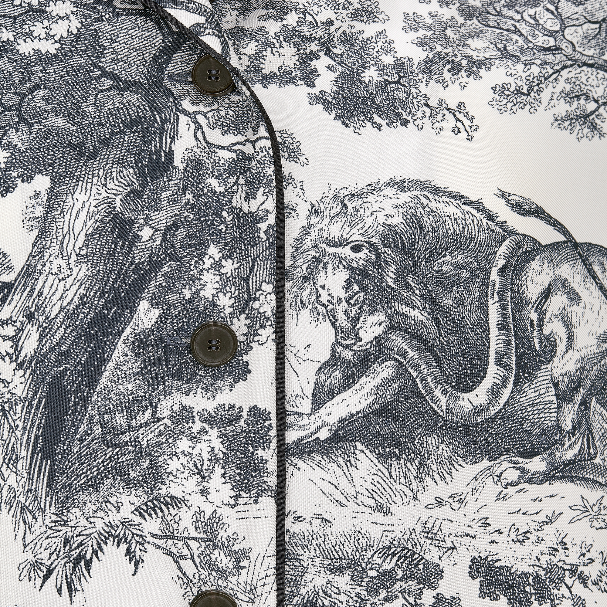 Dior Chez Moi 衬衫 白色和海军蓝色桑蚕丝斜纹面料茹伊印花 E09