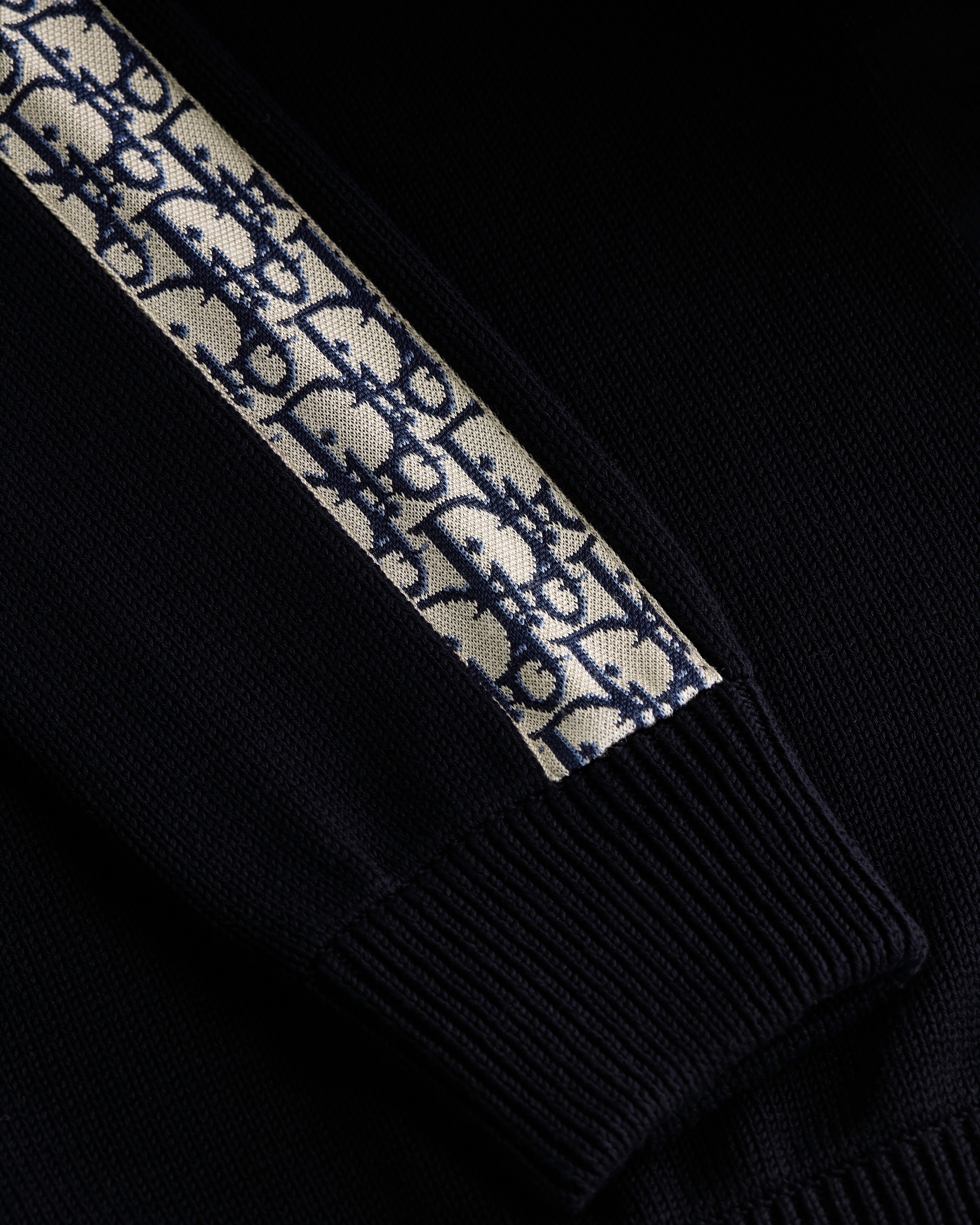 针织衫 深蓝色棉质平纹针织面料 Oblique 印花镶片 E10