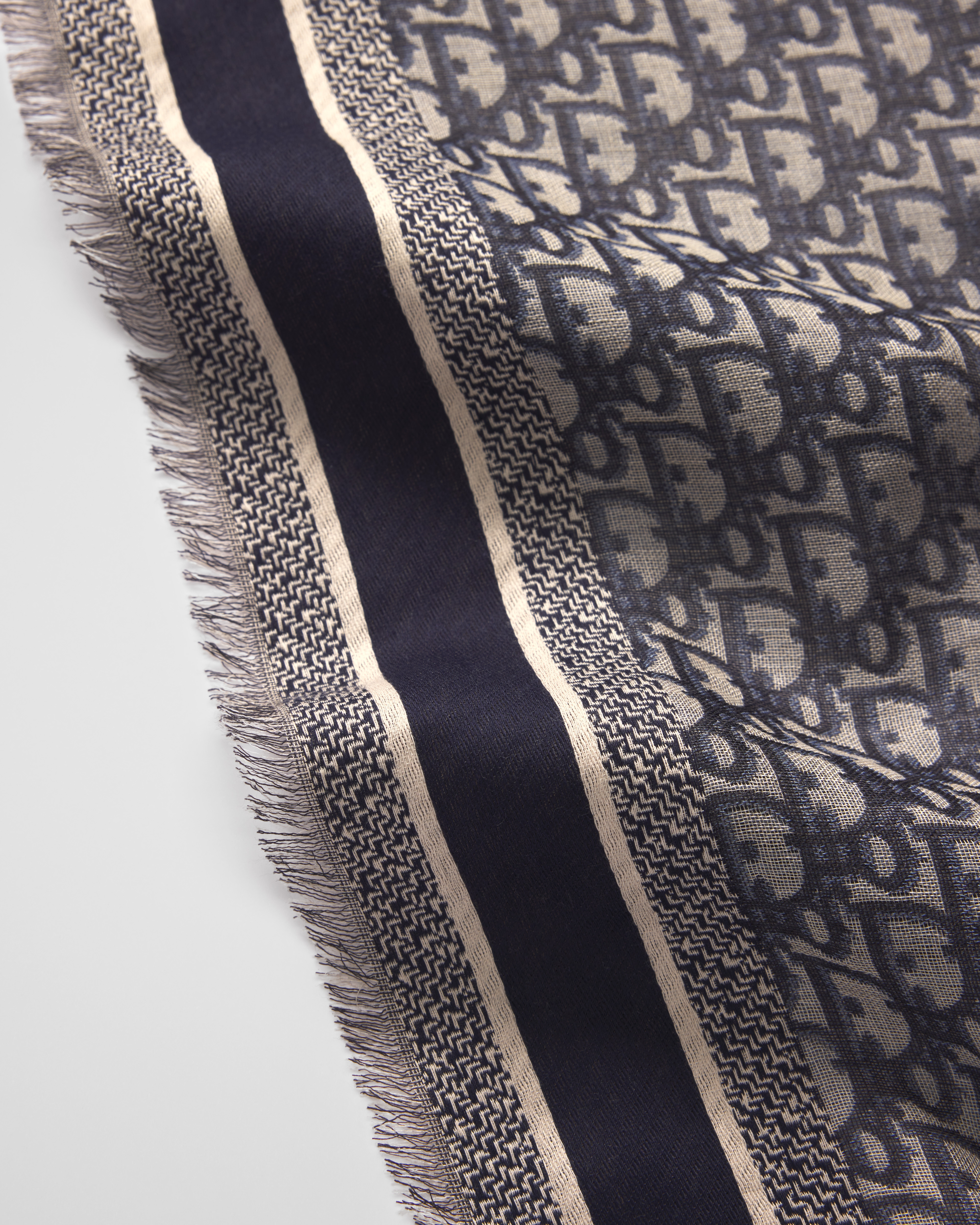 Dior 印花披肩 海军蓝色绵羊毛和桑蚕丝混纺面料 Oblique 印花 E10