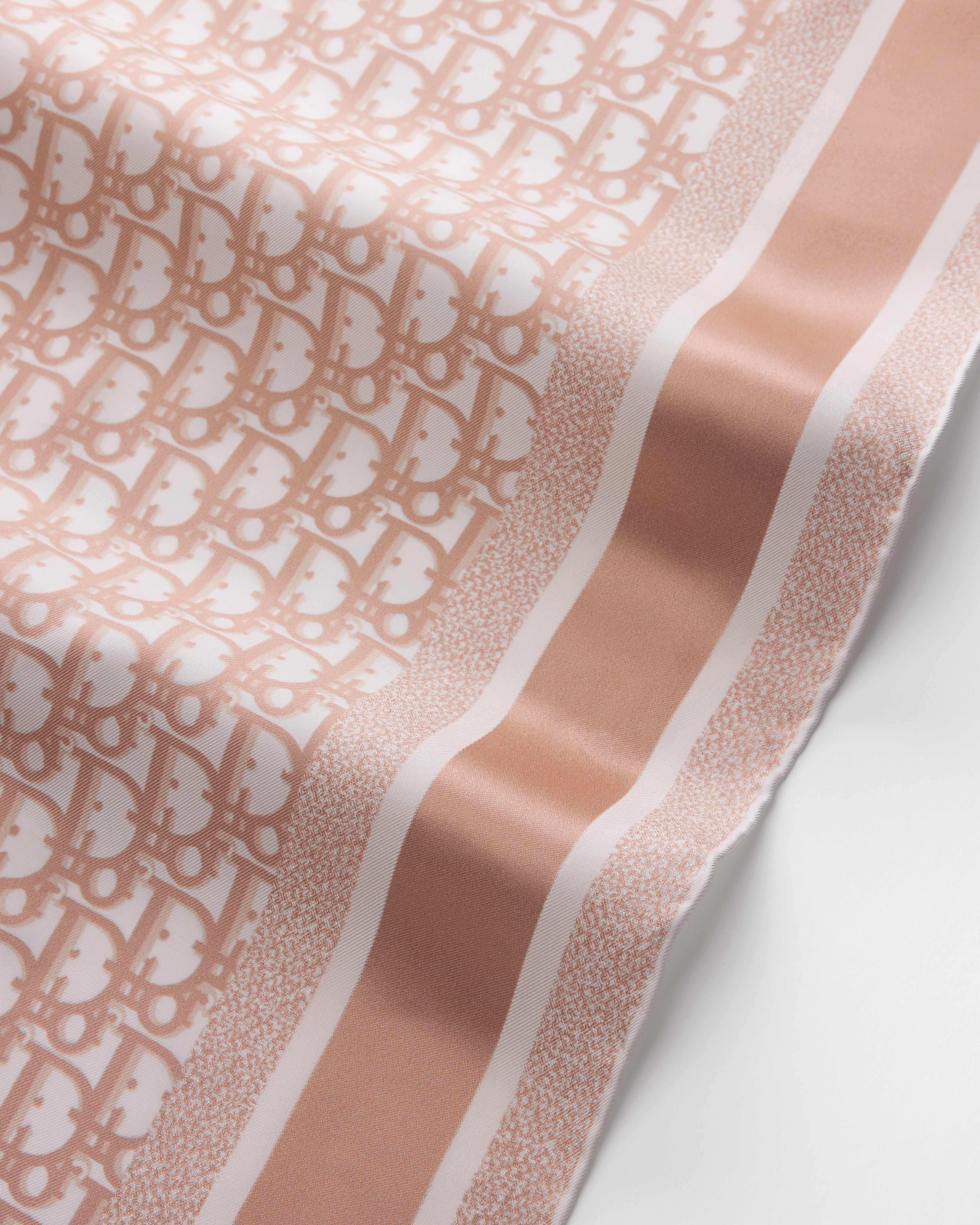 Diortwin 方巾 90 厘米玫瑰粉色和灰色桑蚕丝斜纹面料 Oblique 印花 E10