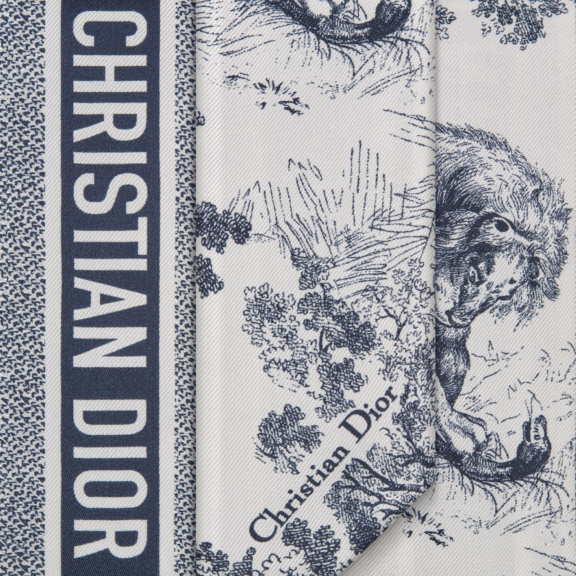 Mitzah 丝巾 象牙色和海军蓝色桑蚕丝斜纹面料 Sauvage 茹伊印花 E09