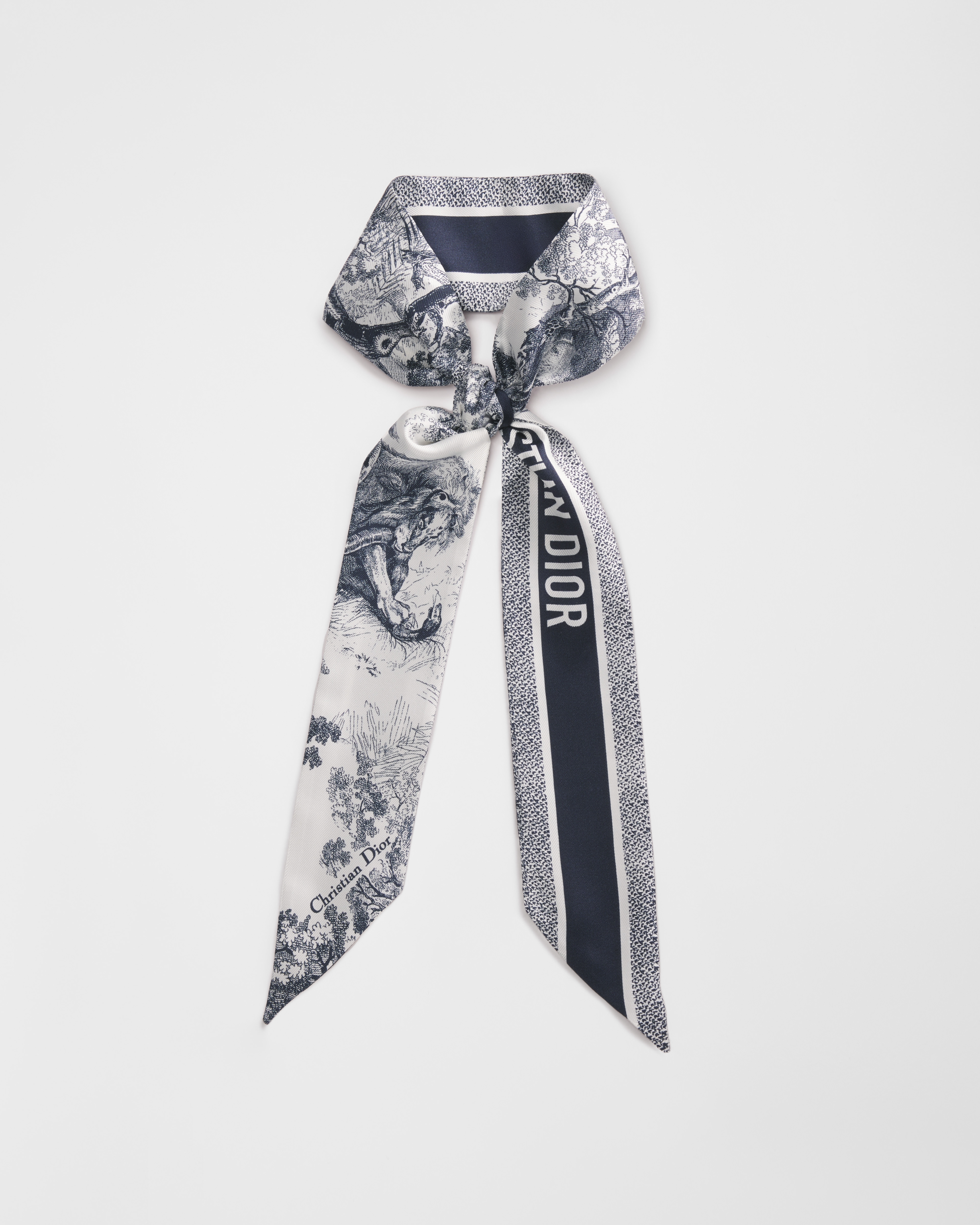 Mitzah 丝巾 象牙色和海军蓝色桑蚕丝斜纹面料 Sauvage 茹伊印花 E11