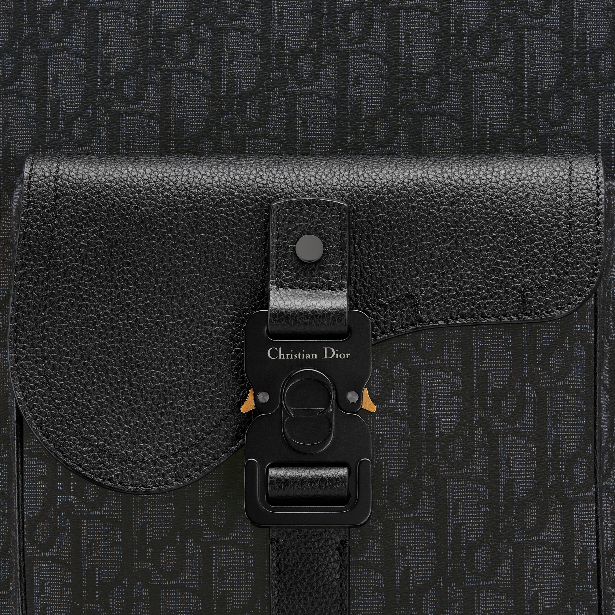 马鞍拉链双肩背包 黑色 Oblique 印花面料和黑色粒面牛皮革 E09