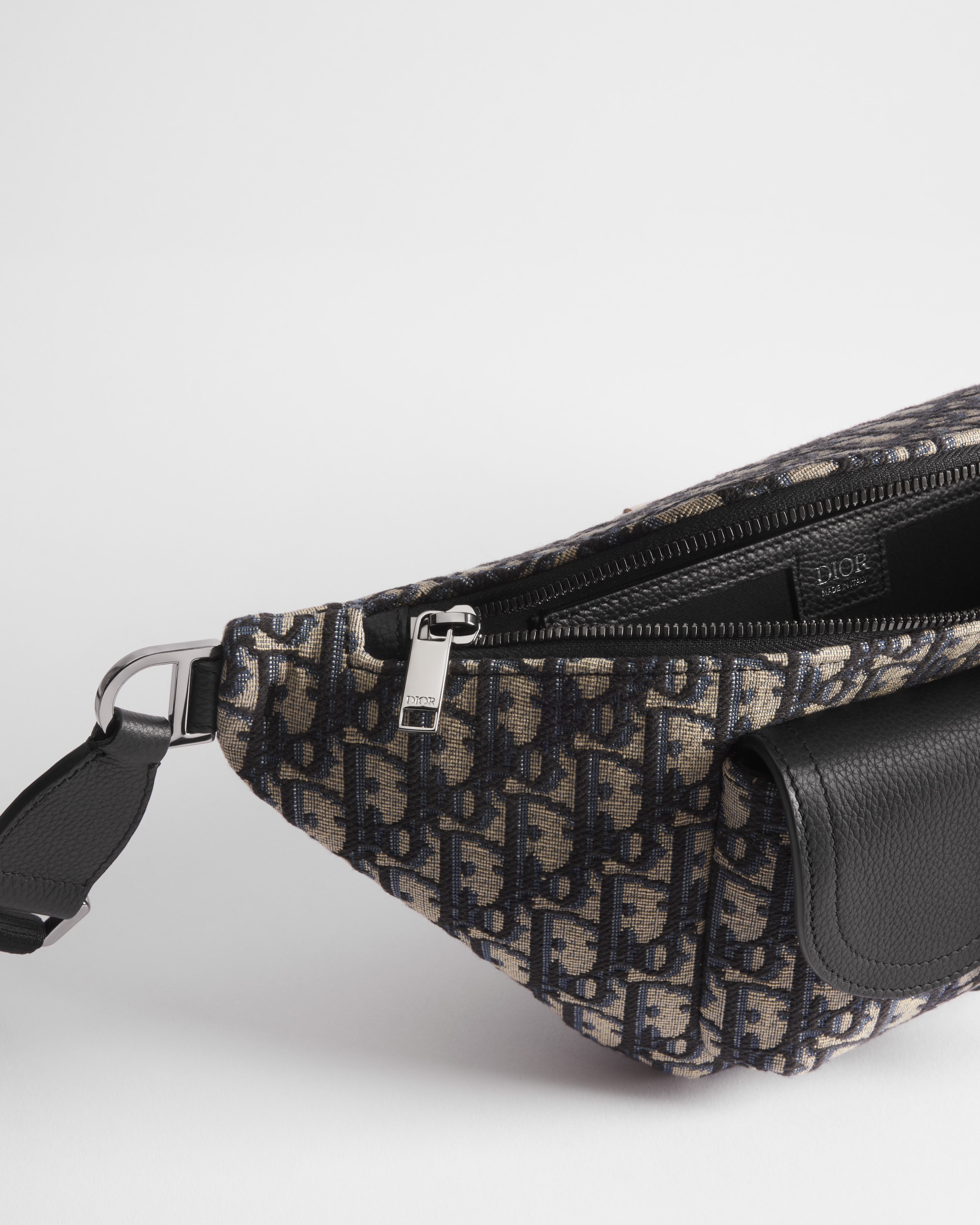 马鞍腰包 米色和黑色 Oblique 印花面料搭配黑色粒面牛皮革 E06