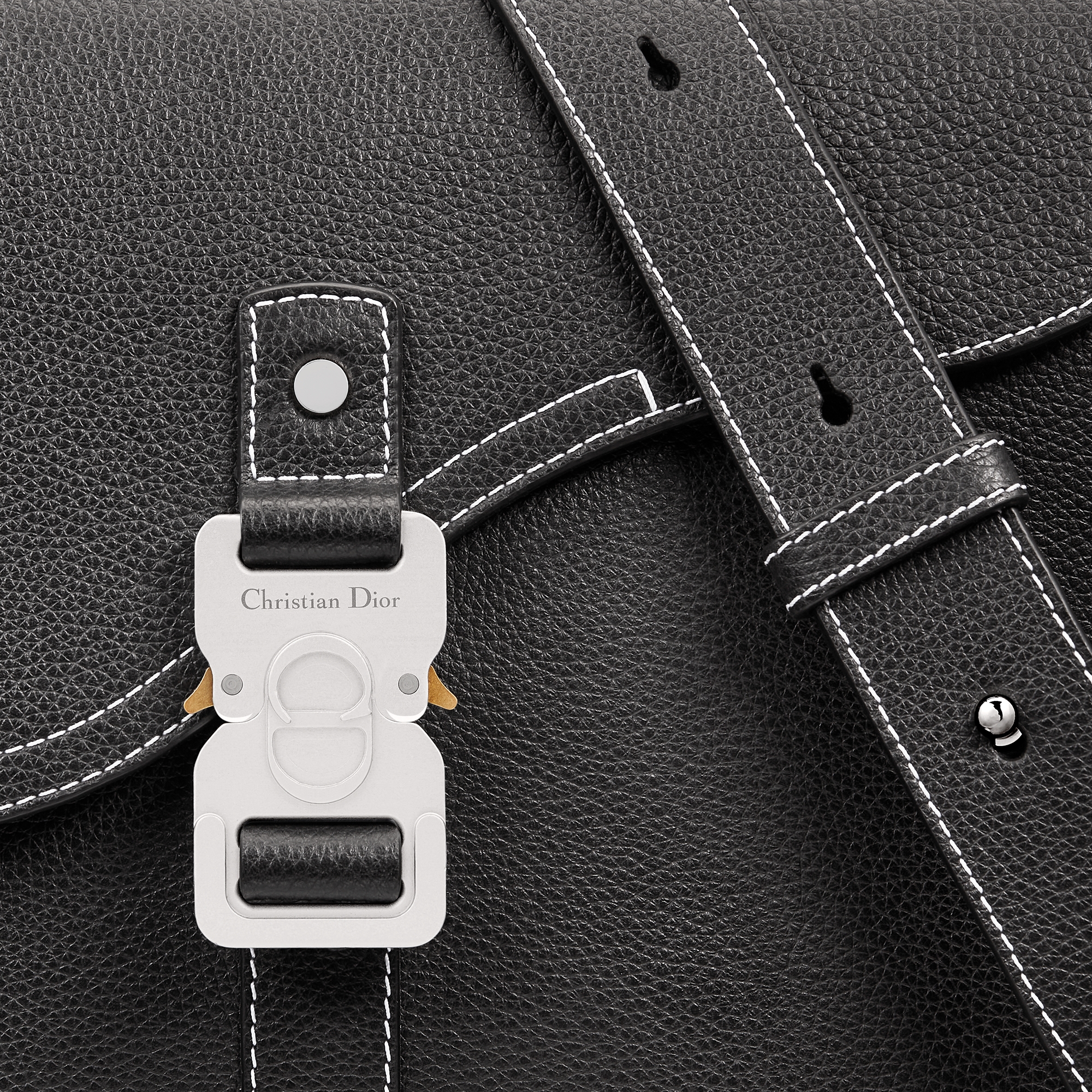 中号马鞍翻盖信使包 黑色粒面牛皮革 E09