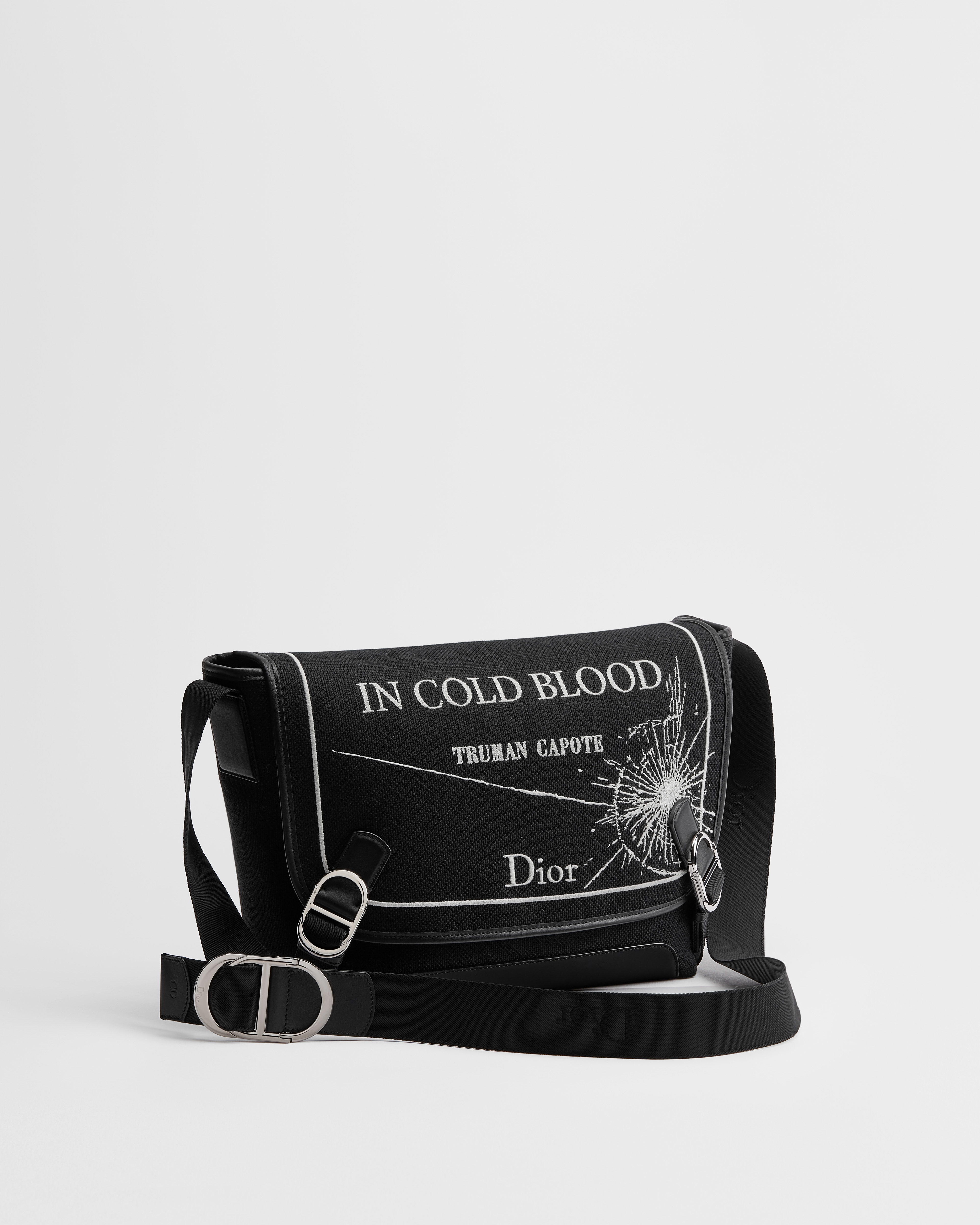 中号 Dior Jett 翻盖信使包 黑色底色和白色 Book Cover 刺绣 E03