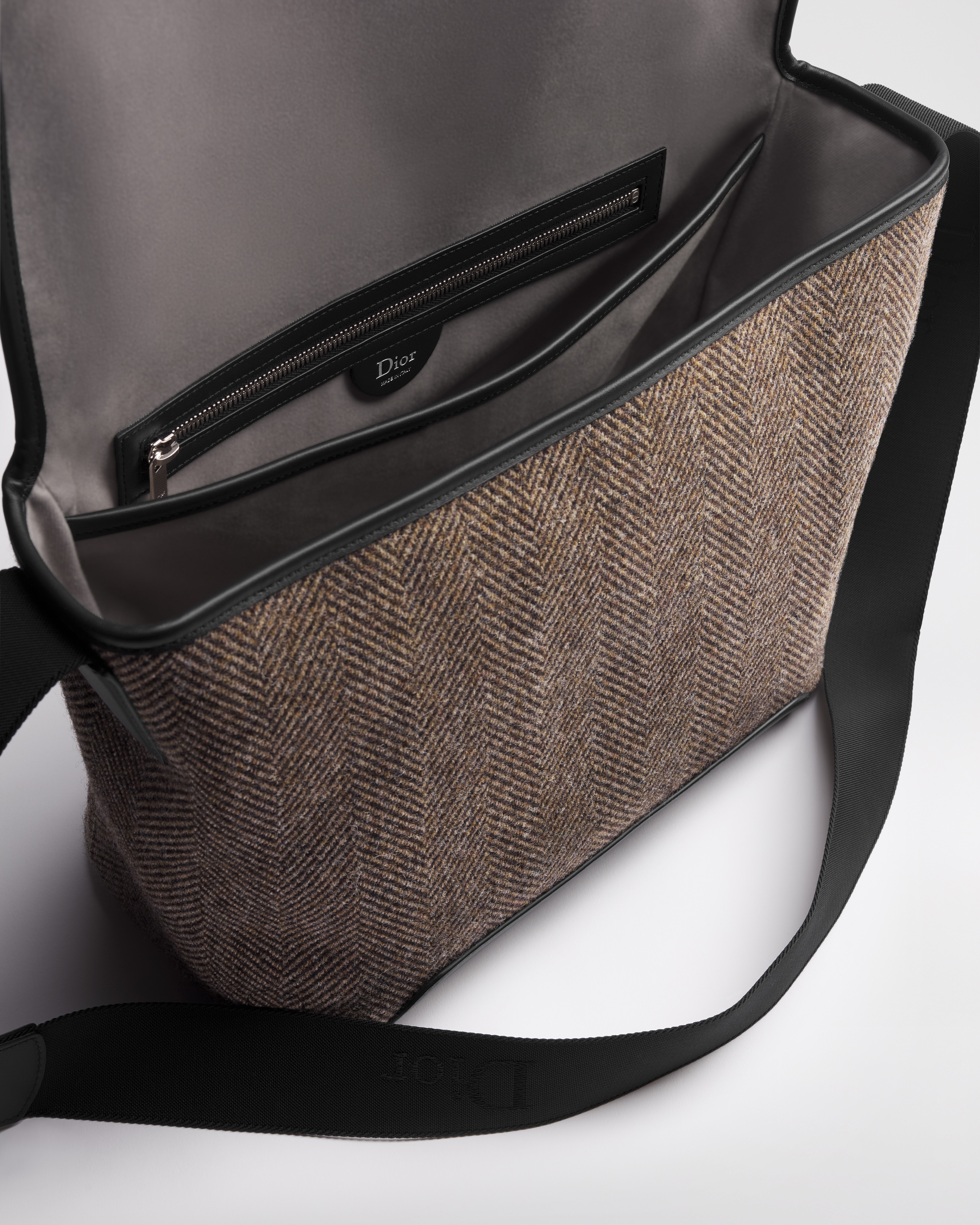 中号 Dior Jett 翻盖信使包 深棕色棉质混纺面料 E06