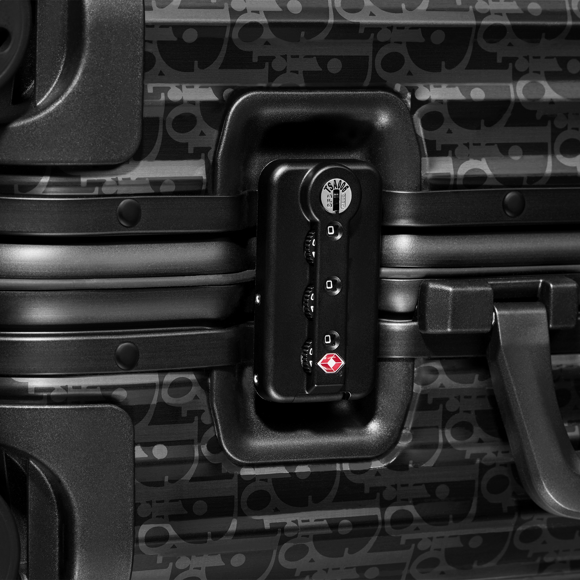DIOR AND RIMOWA 随身行李箱 黑色铝镁合金 Oblique 图案 E09