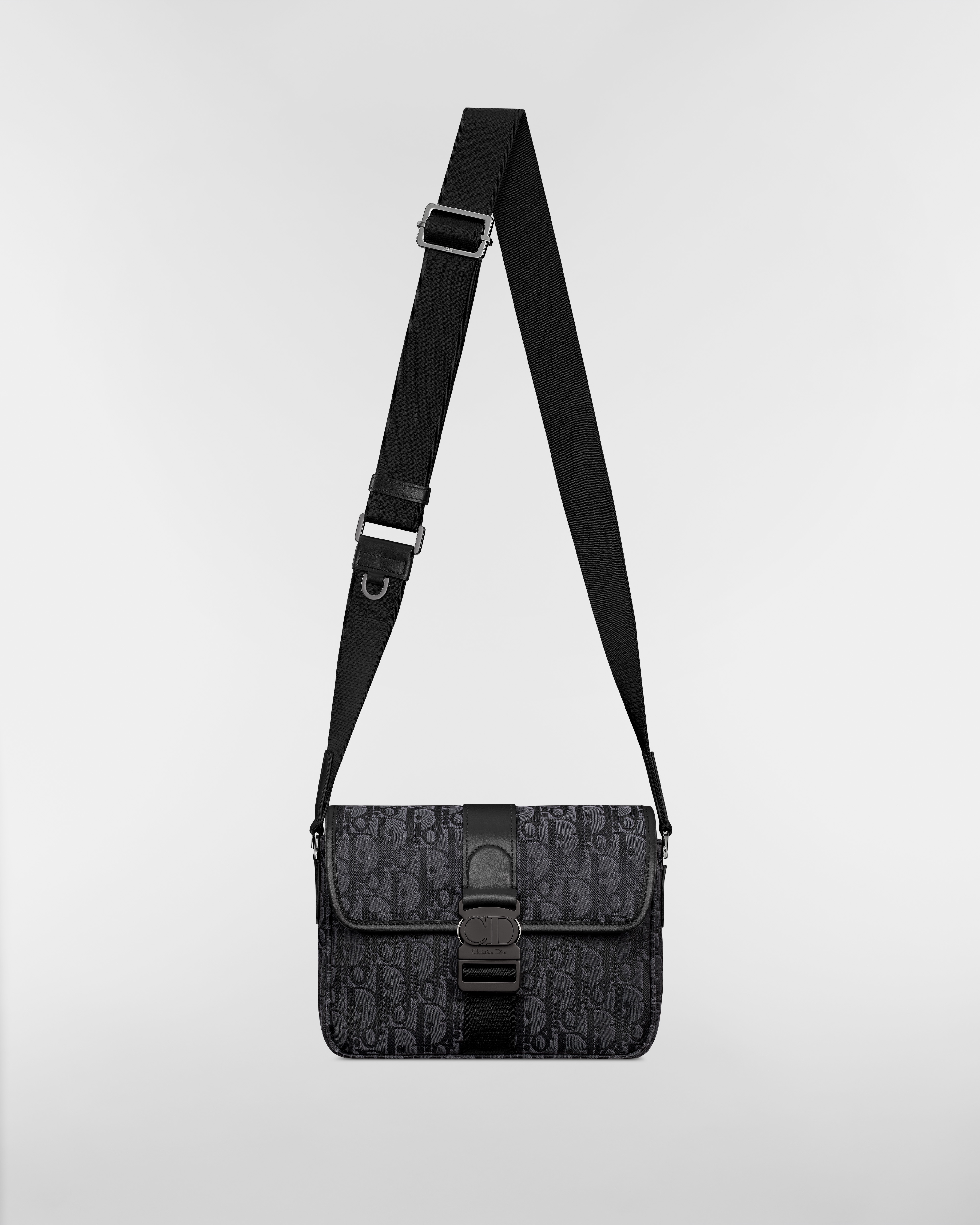 Dior Trek 翻盖信使包 黑色 Oblique 印花尼龙 E07