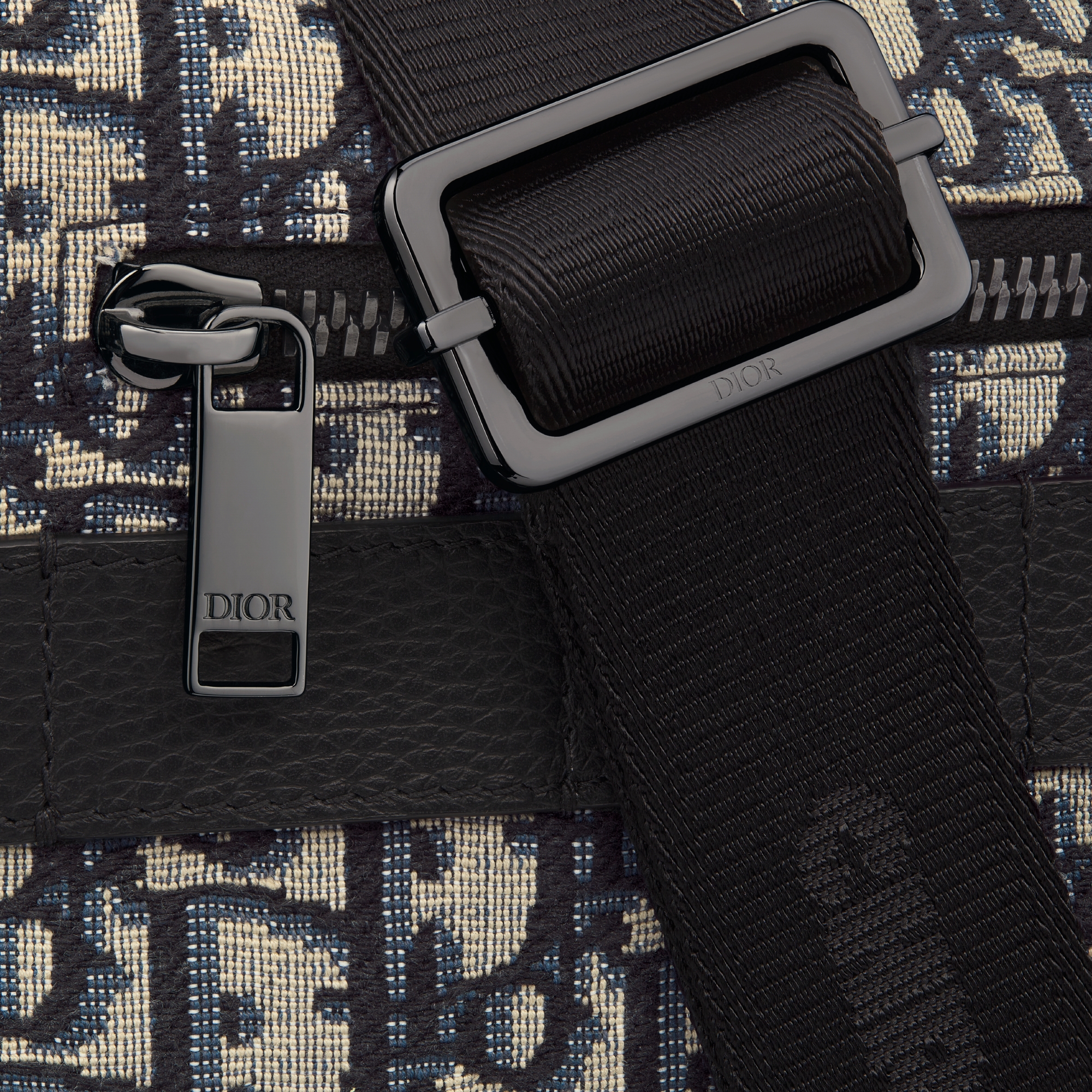 超大 Safari 手袋（附肩带） 米色和黑色 Oblique 印花面料和黑色粒面牛皮革 E09