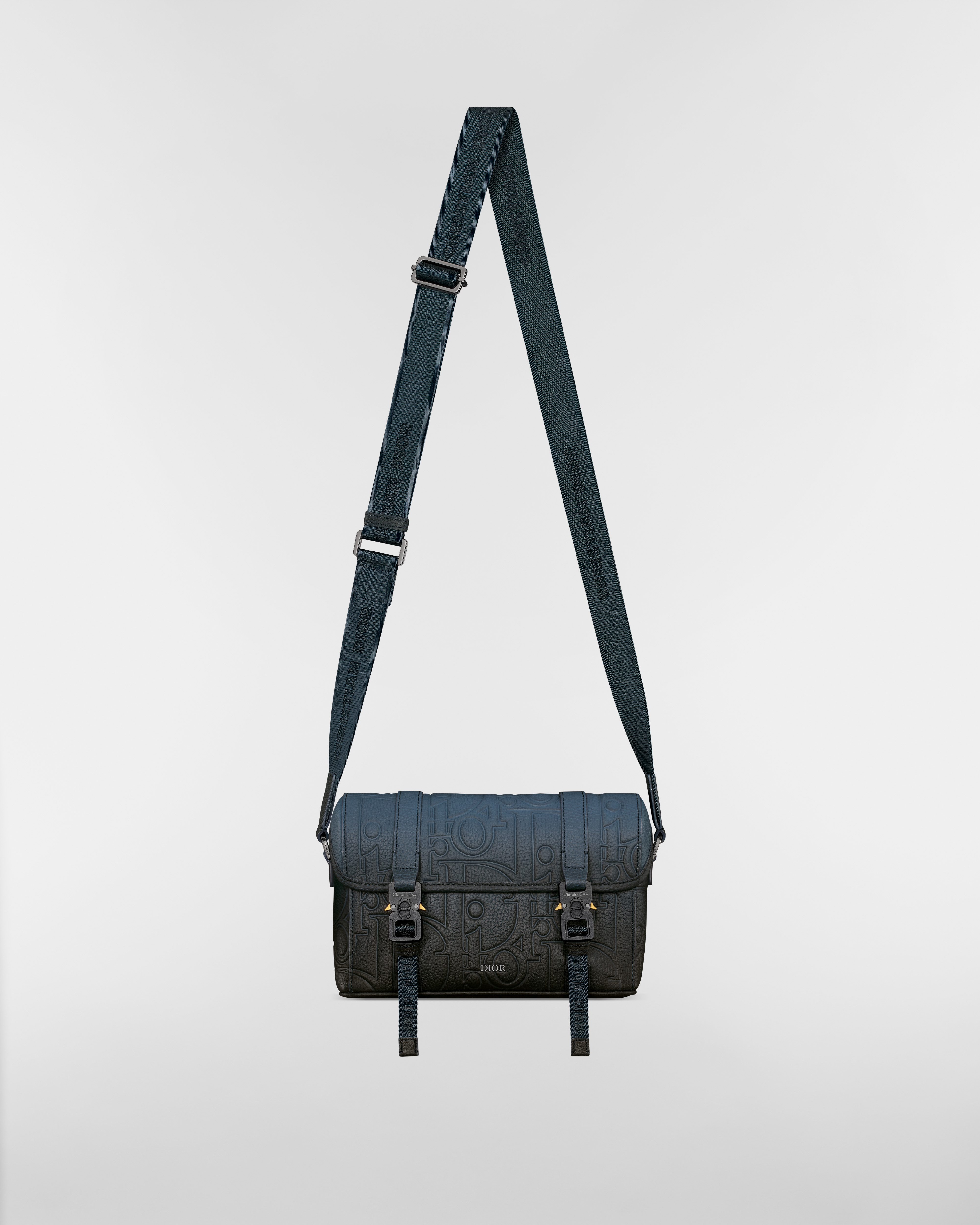 Dior Hit The Road 翻盖信使包 蓝黑渐变色 Dior Gravity 印花效果皮革和蓝黑渐变色粒面牛皮革 E07