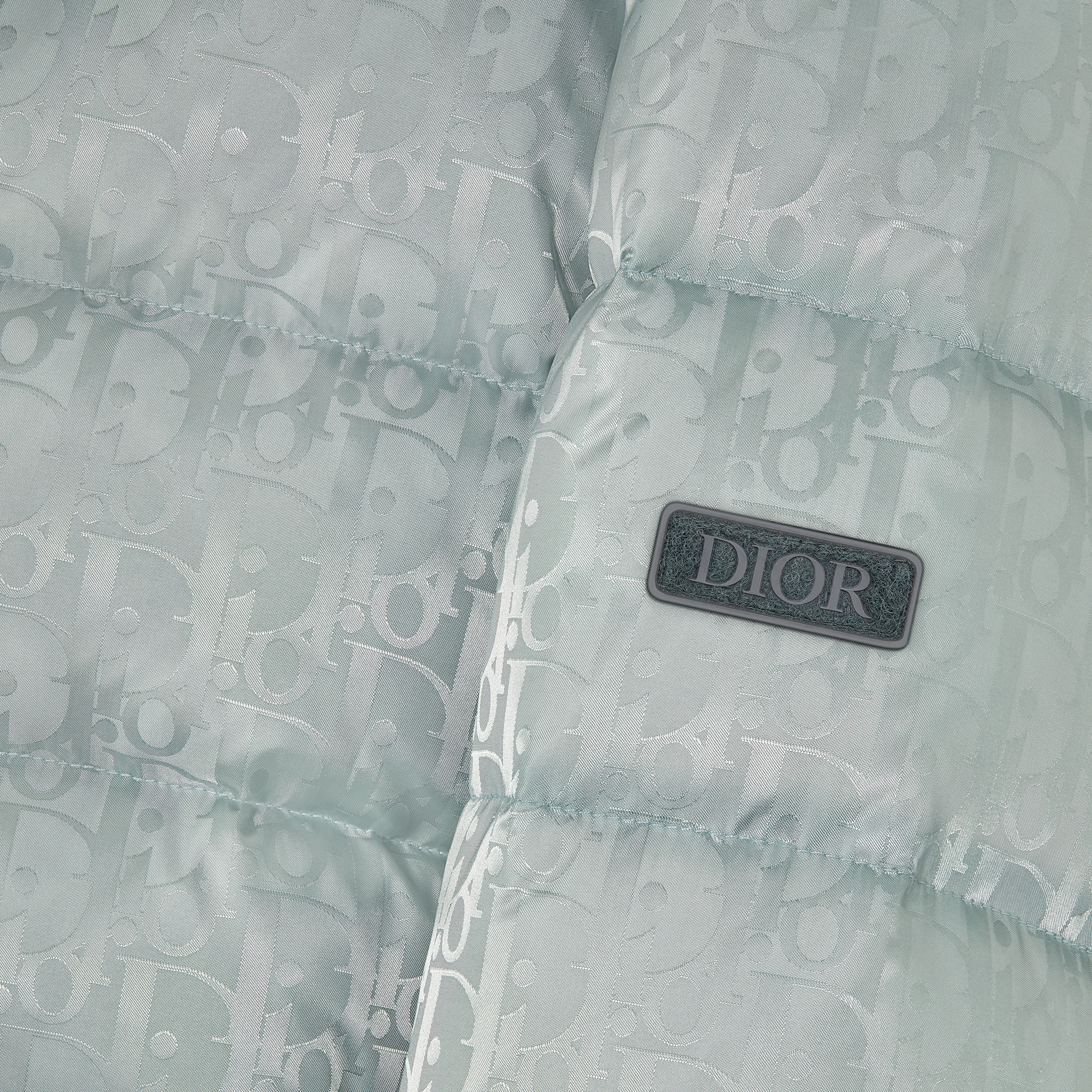 儿童连帽羽绒夹克 银色调防水效果科技面料 Oblique 印花 E09