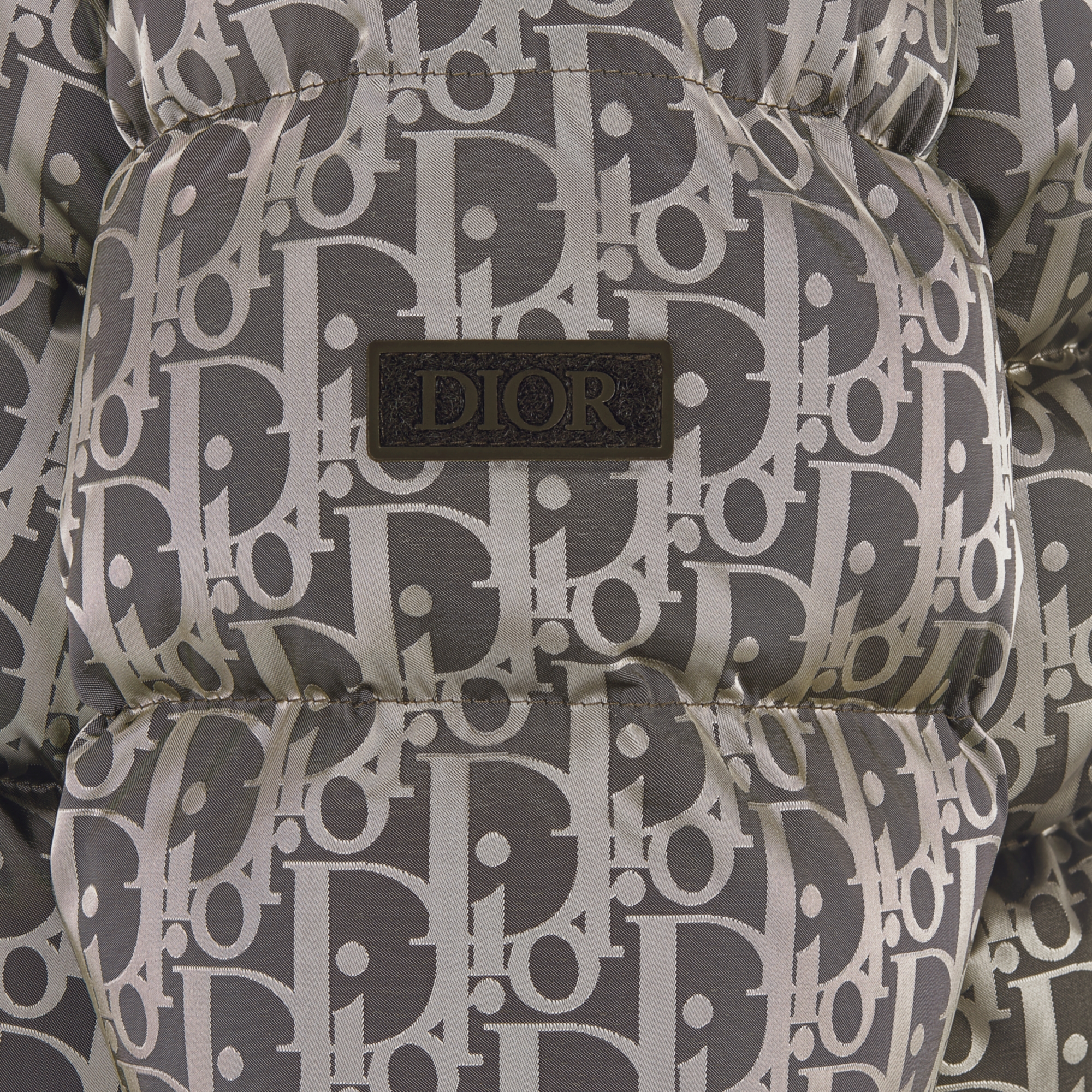 儿童连帽羽绒夹克 灰色防水效果提花科技面料 Oblique 印花 E09