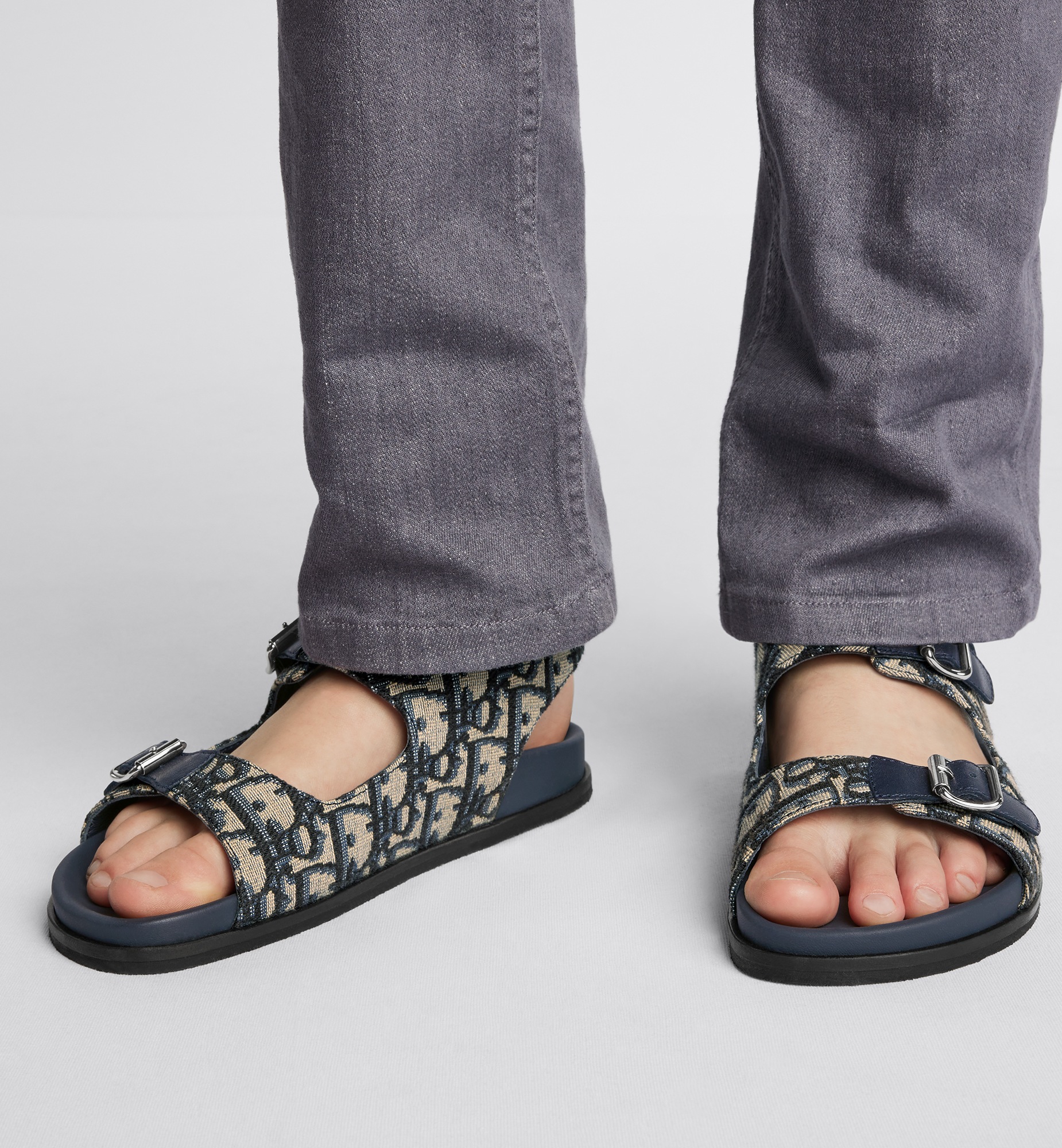 儿童凉鞋 蓝色牛皮革和米色和黑色 Oblique 印花面料 E12