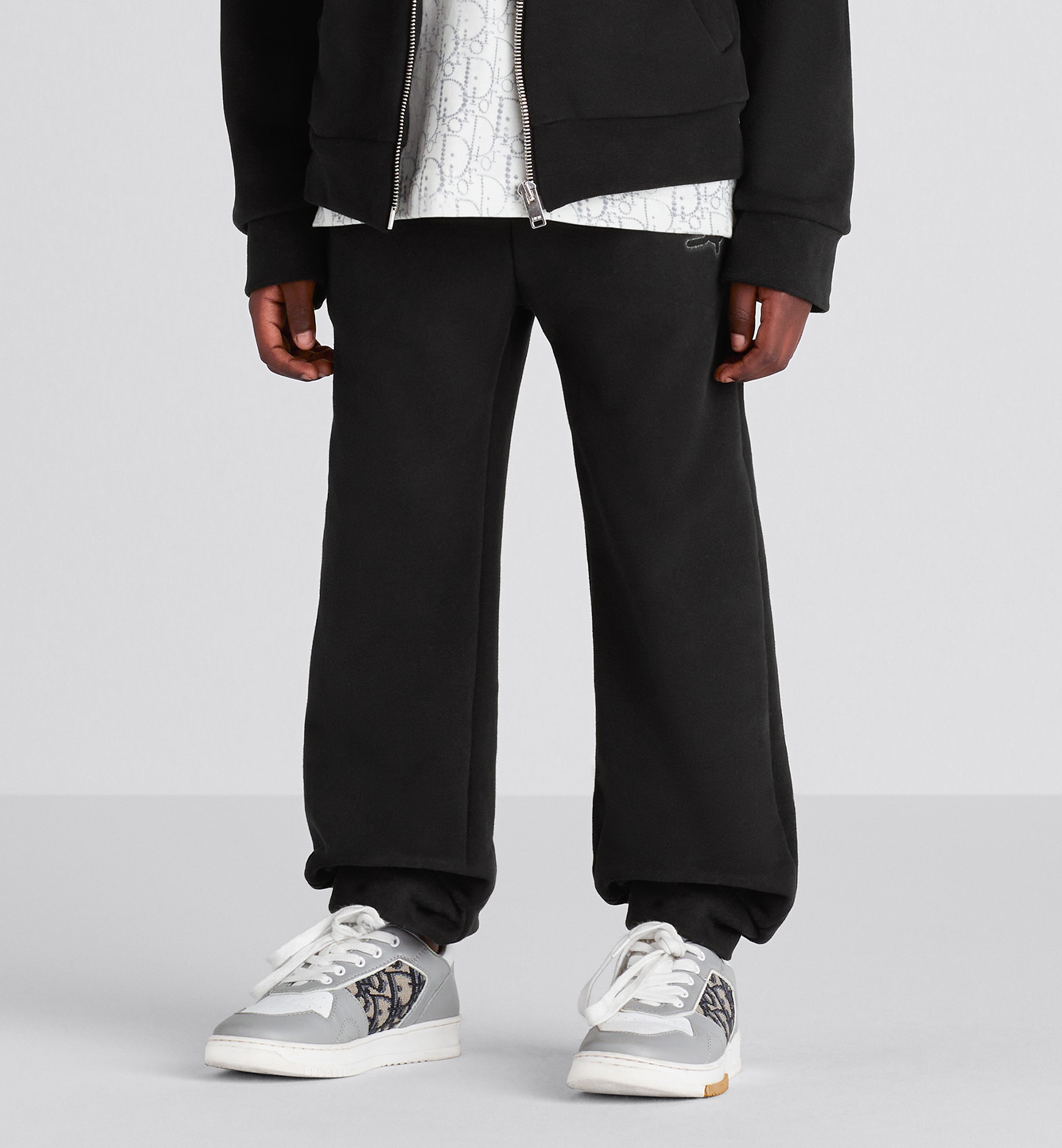 儿童 B27 Uptown 低帮运动鞋 灰色和白色光滑牛皮革搭配米色和黑色 Oblique 印花面料 E12