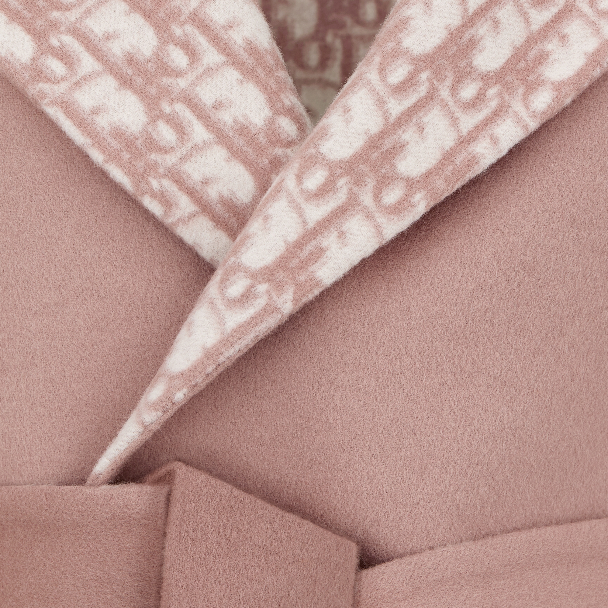 短款连帽大衣 玫瑰粉色双面绵羊毛混纺面料搭配腰带 E09