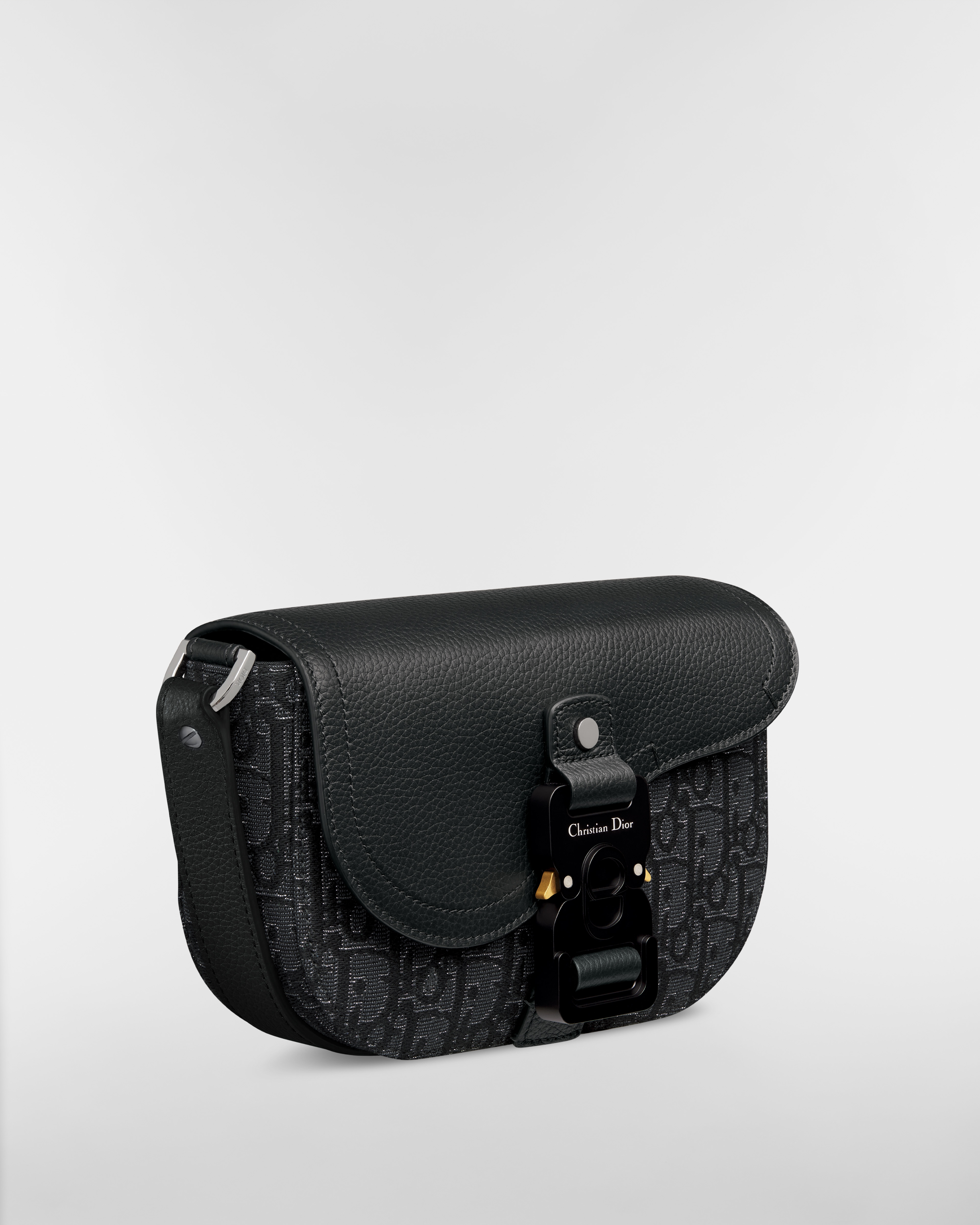 迷你马鞍翻盖信使包 黑色提花面料银色调金属光泽 Oblique 印花和黑色粒面牛皮革 E03