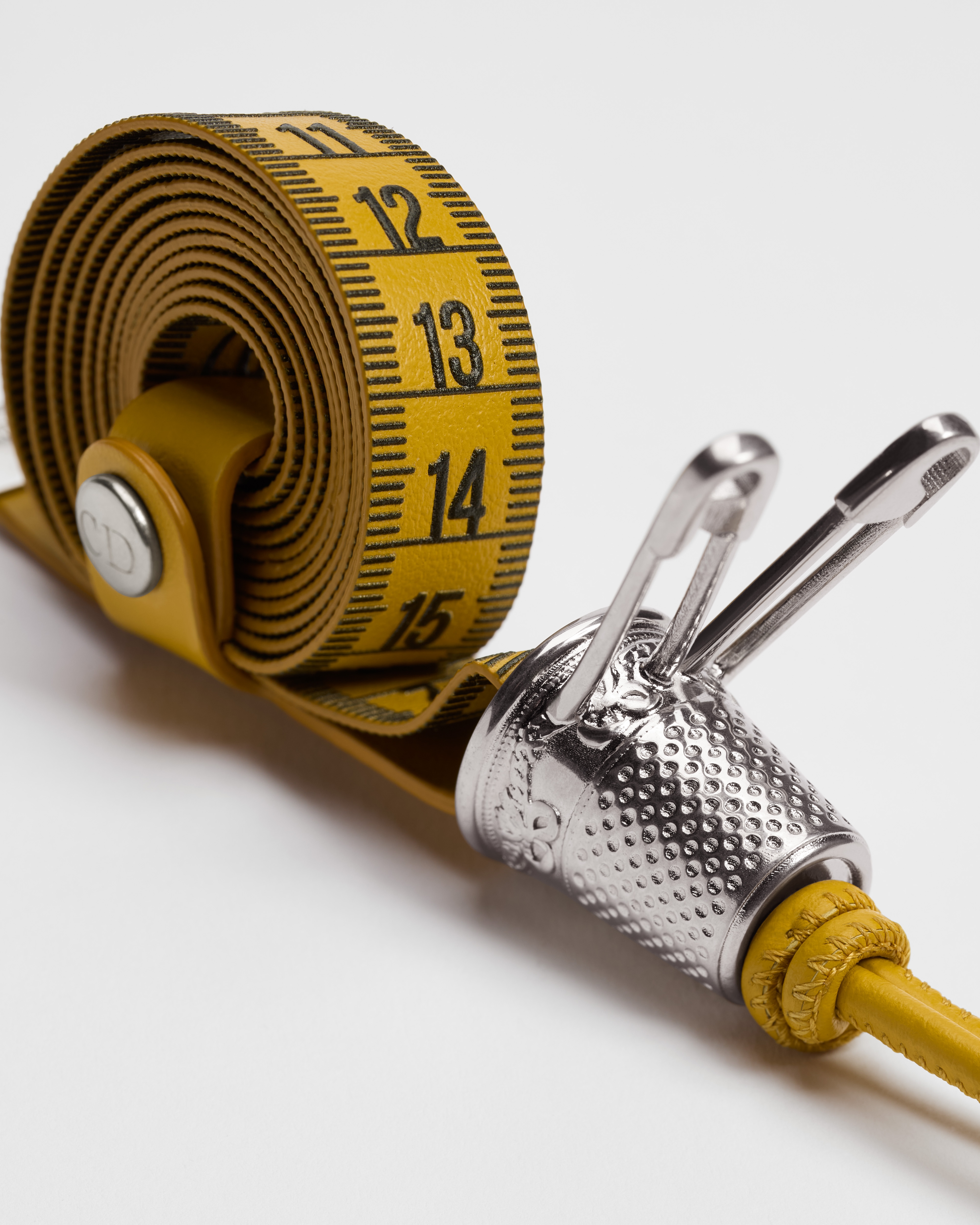 蜗牛手袋吊饰 黄色光滑牛皮革和复古银色饰面铜合金 E09