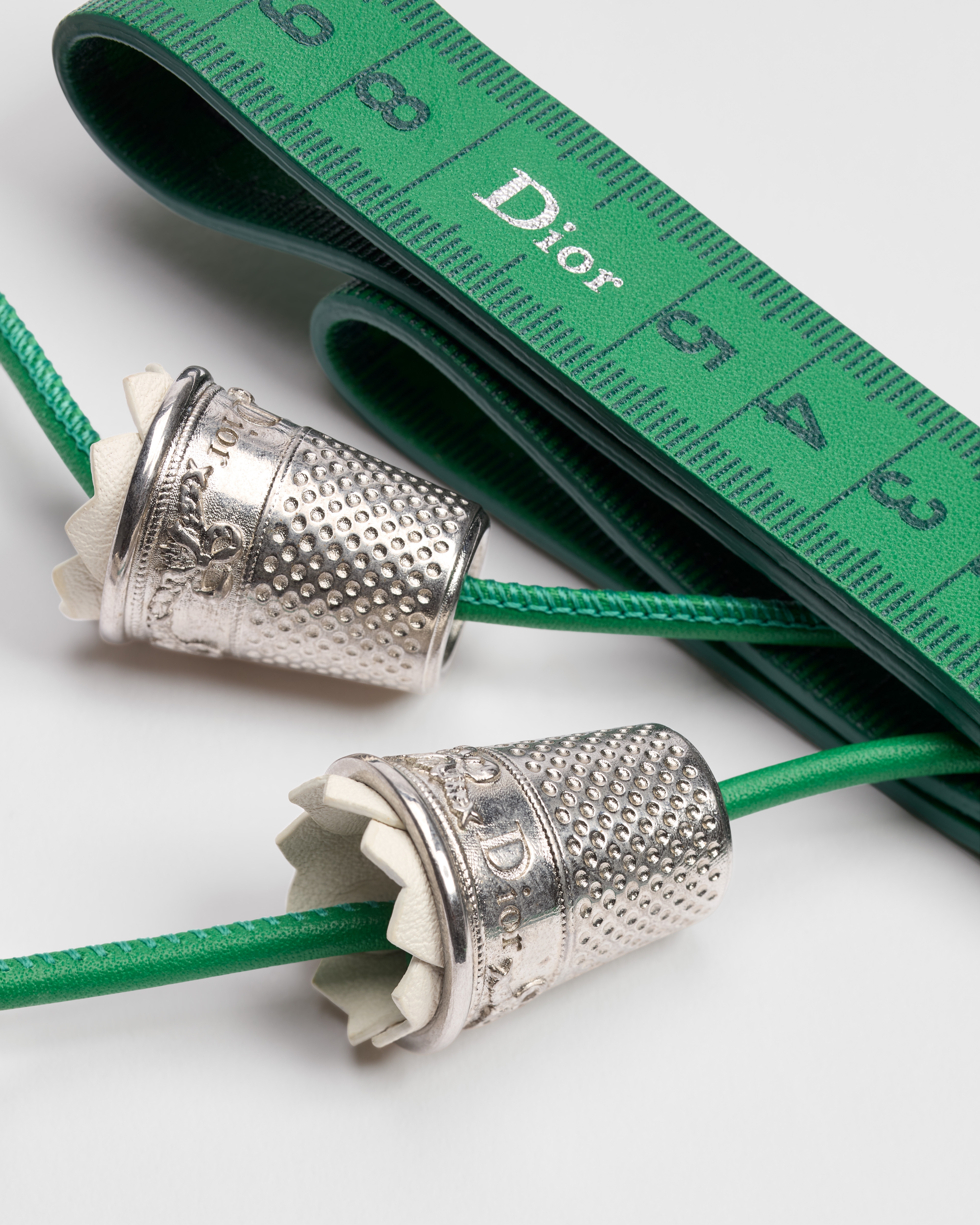 铃兰手袋吊饰 亮绿色光滑牛皮革和复古银色饰面铜合金 E09