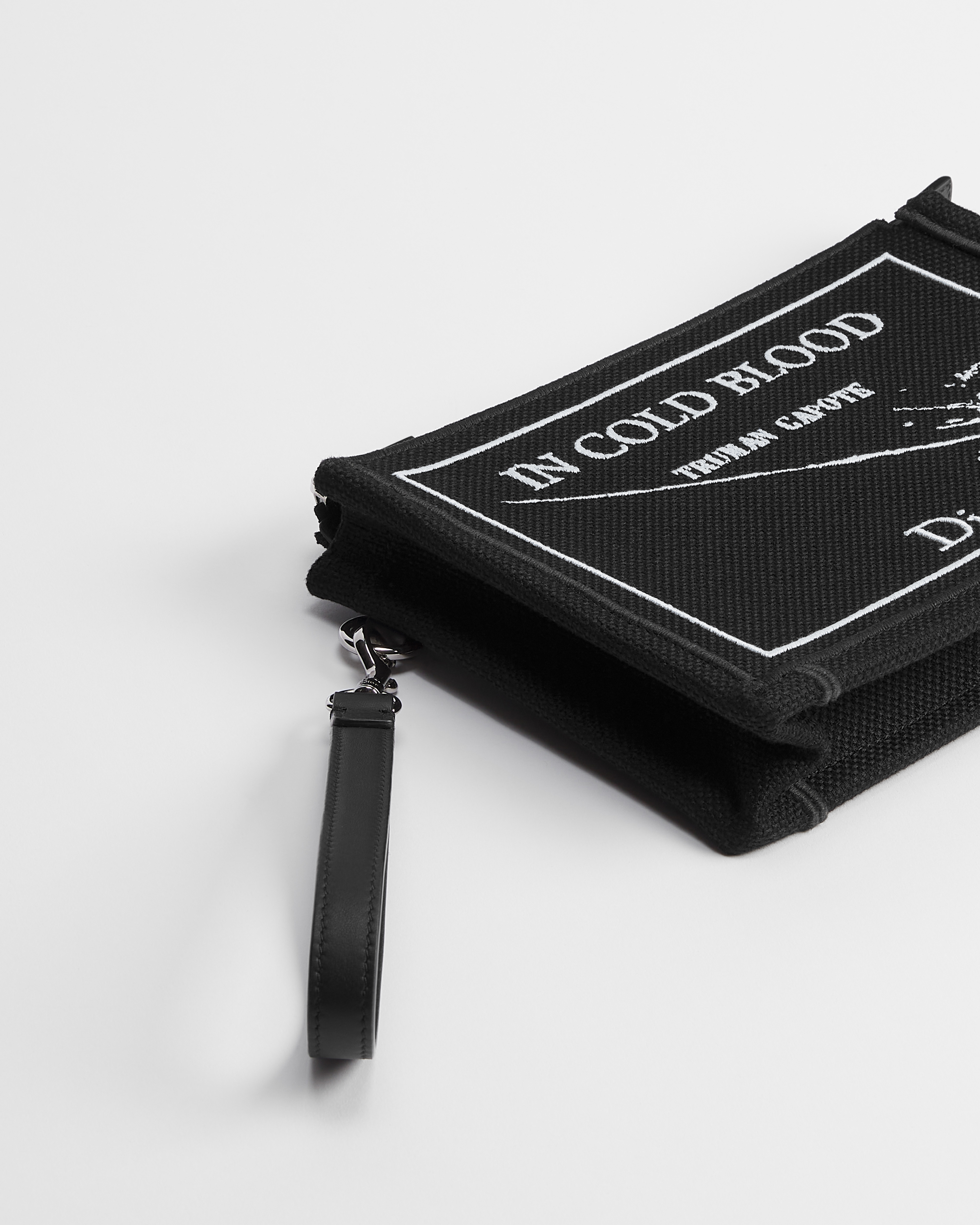 A5 三角形手拿包 黑色底色白色 Book Cover 刺绣 E03