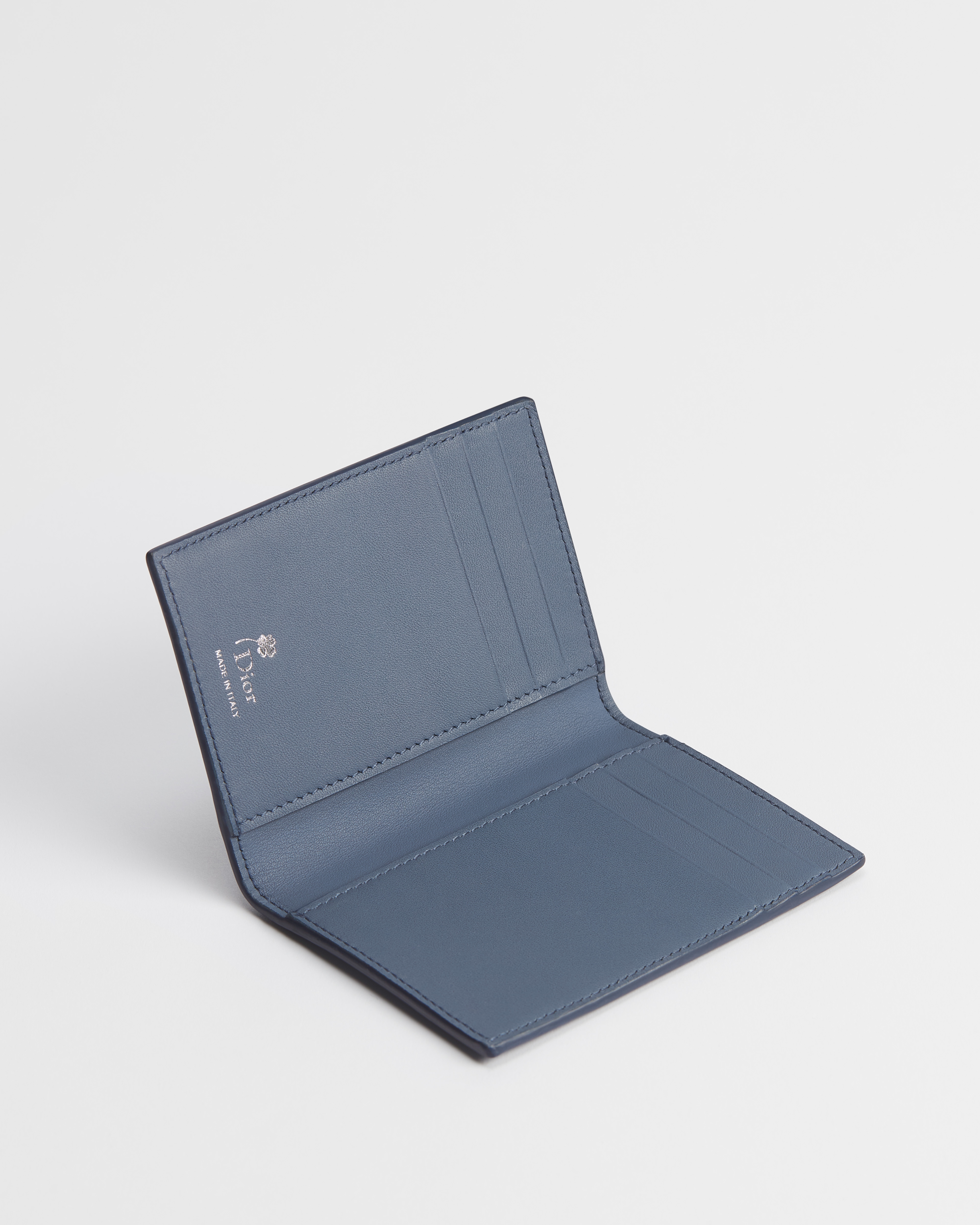 双折卡夹 蓝色牛皮革白色 Book Cover 压花图案 E07