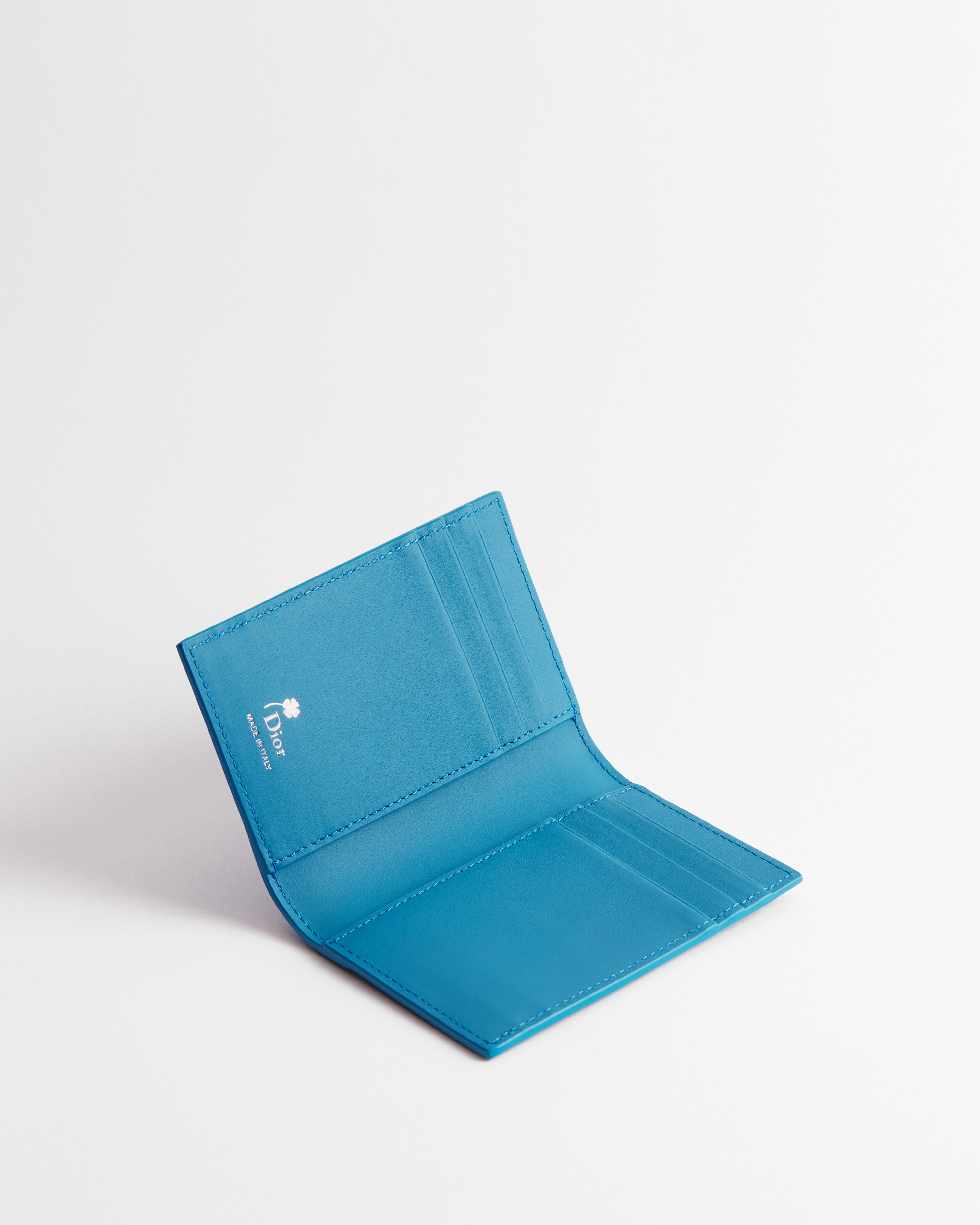 双折卡夹 淡蓝色牛皮革白色 Book Cover 压花图案 E06