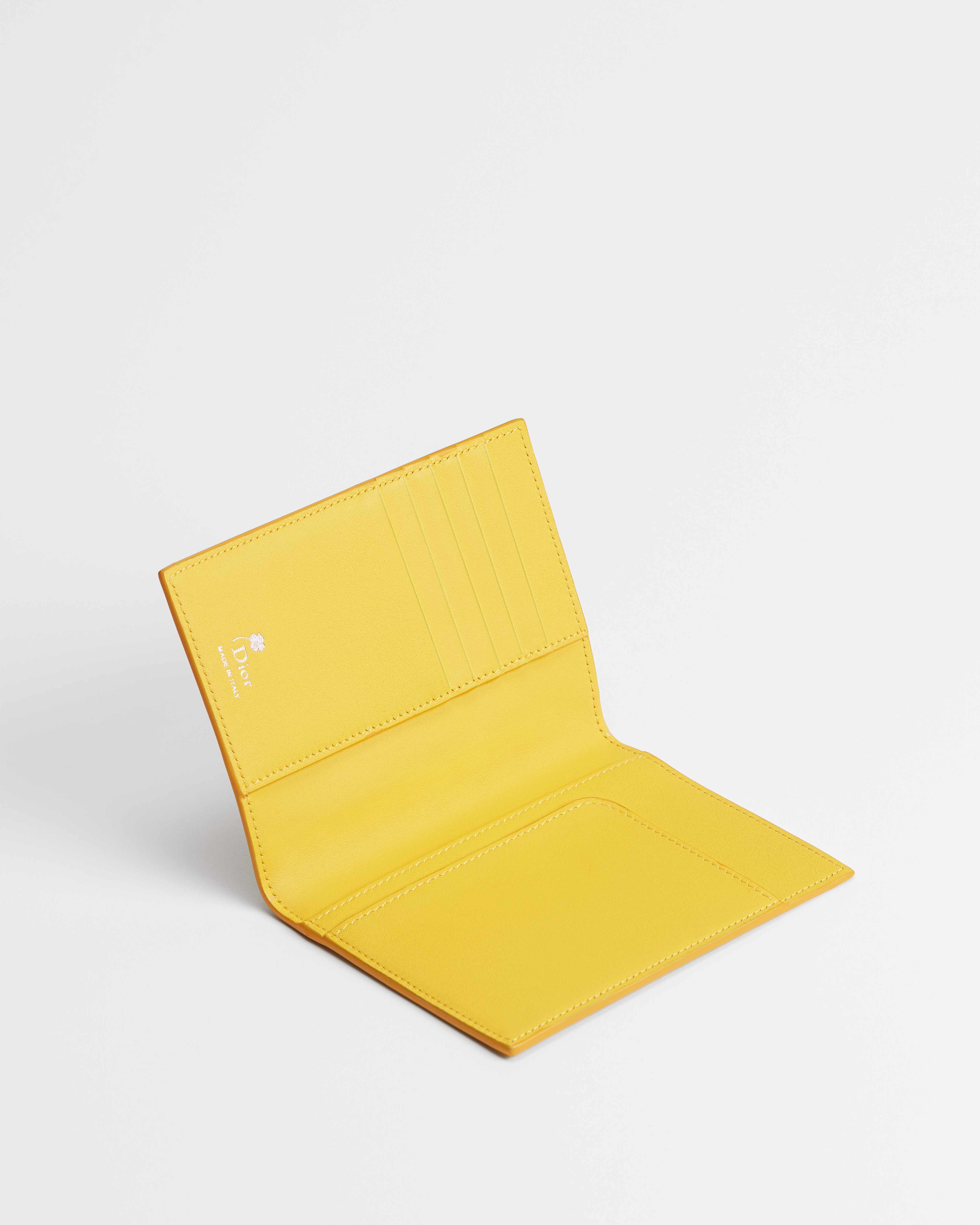 护照套 黄色牛皮革红色 Book Cover 压花图案 E07