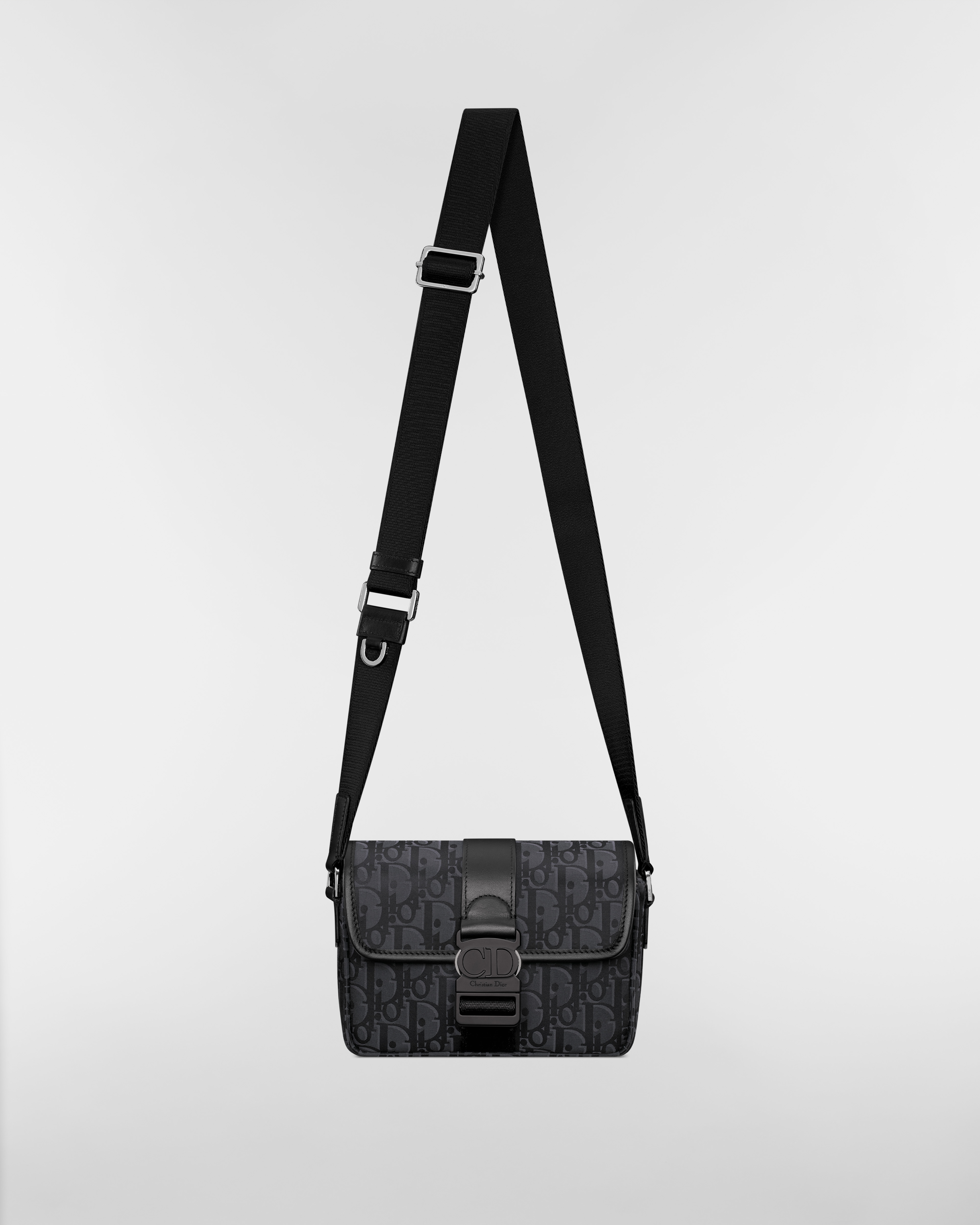 迷你 Dior Trek 翻盖信使包 黑色 Oblique 印花尼龙 E07