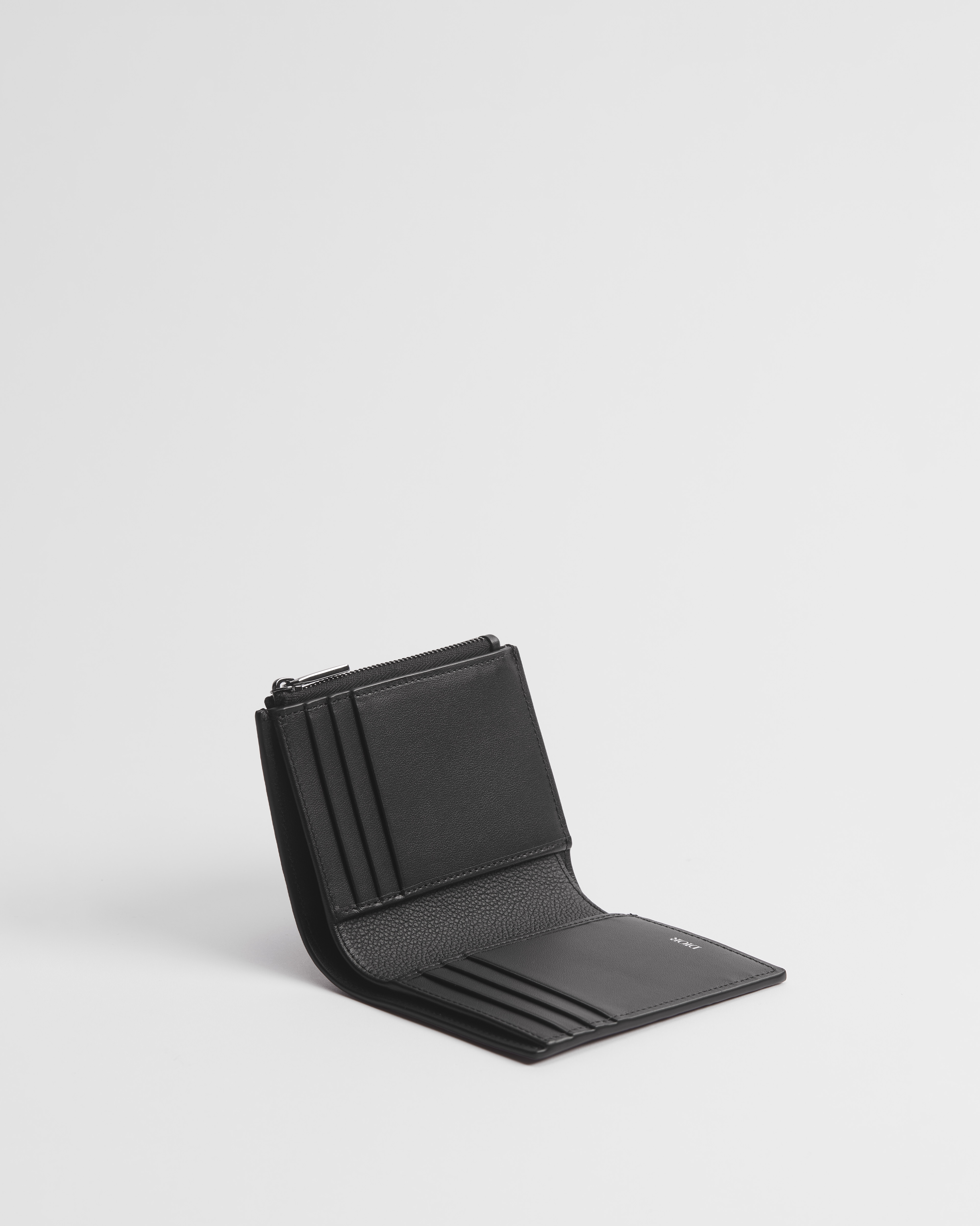 竖版短款卡夹 黑色 Dior Gravity 印花效果皮革 E06