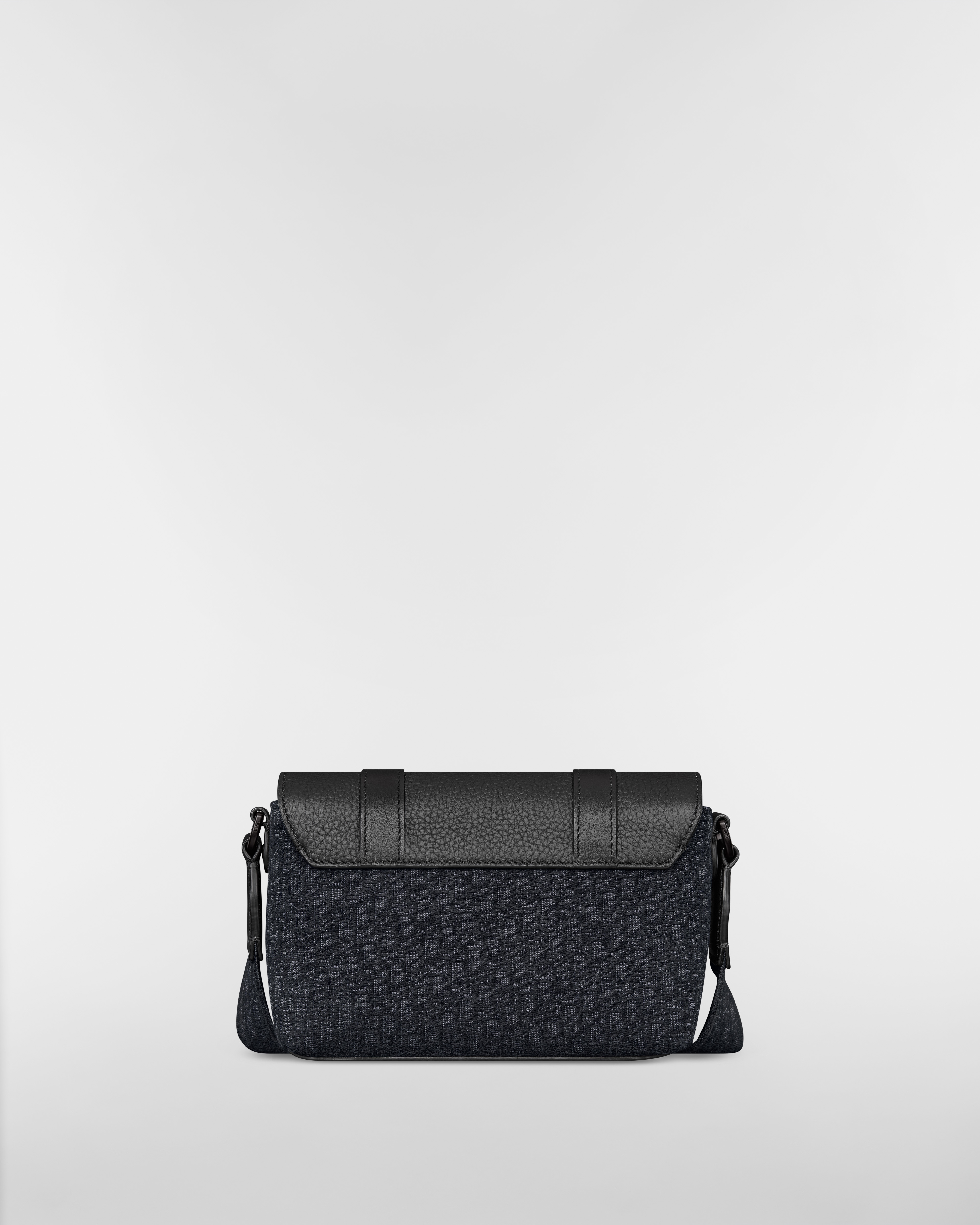 迷你 Dior Daily 翻盖信使包 黑色超迷你 Oblique 印花面料、黑色柔软粒面牛皮革和黑色粒面牛皮革 E08