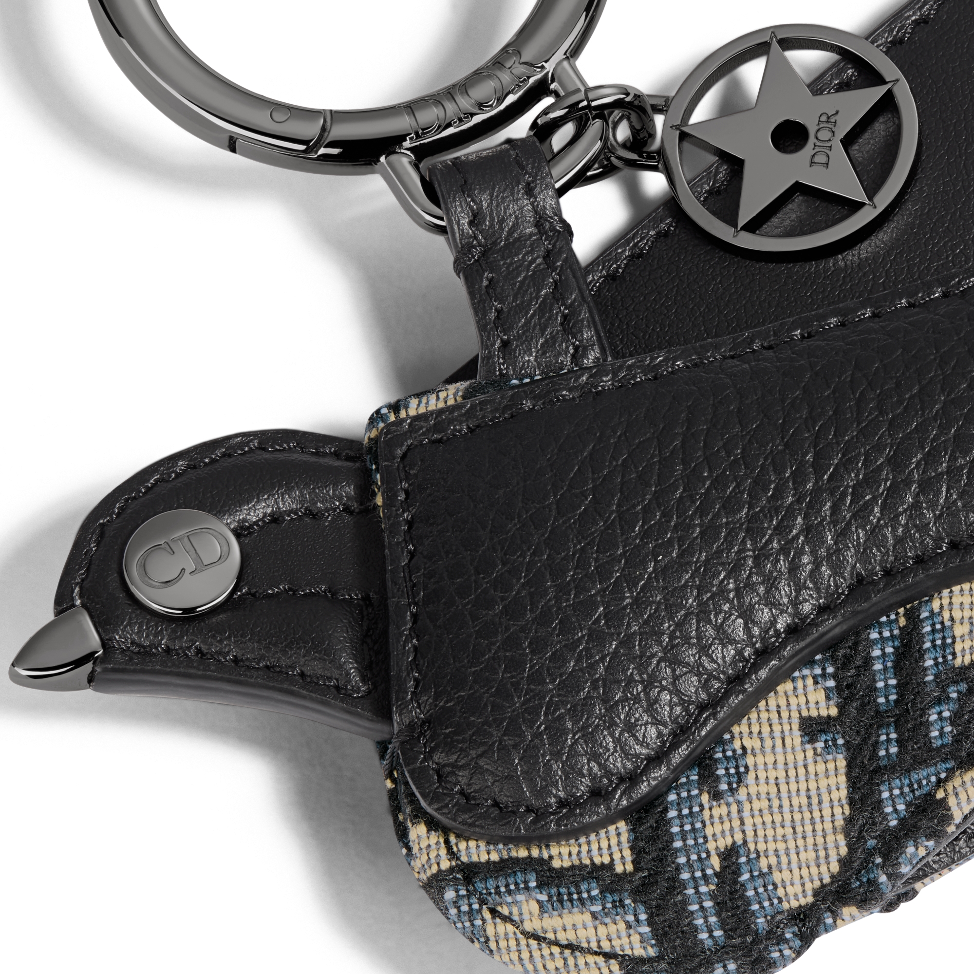 马鞍飞鸟钥匙扣 米色和黑色 Oblique 印花面料、黑色粒面牛皮革和金属覆层铜合金 E09