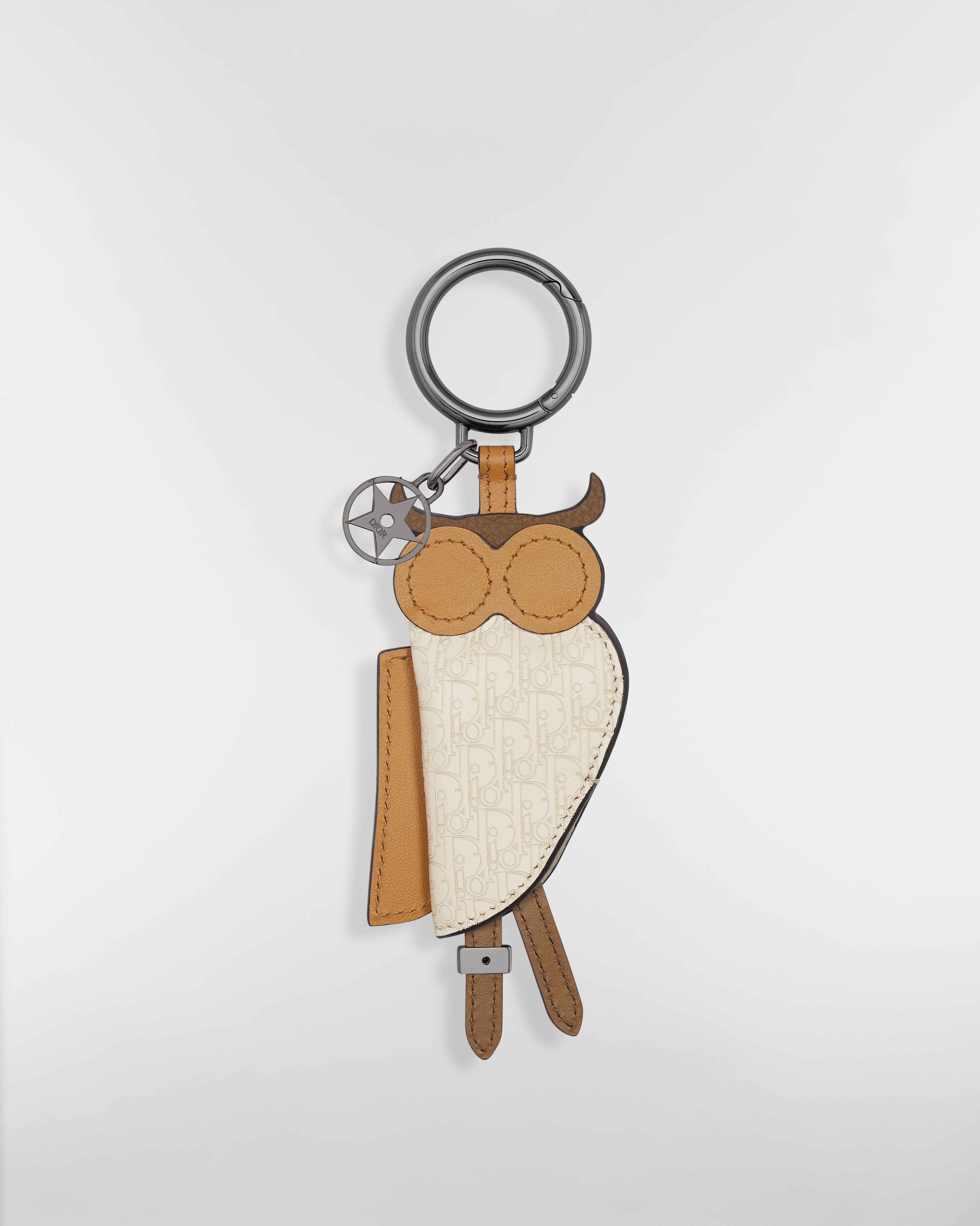 马鞍猫头鹰钥匙扣 棕色光滑牛皮革、深棕色粒面牛皮革、米色牛皮革超迷你 Oblique 印花 E08