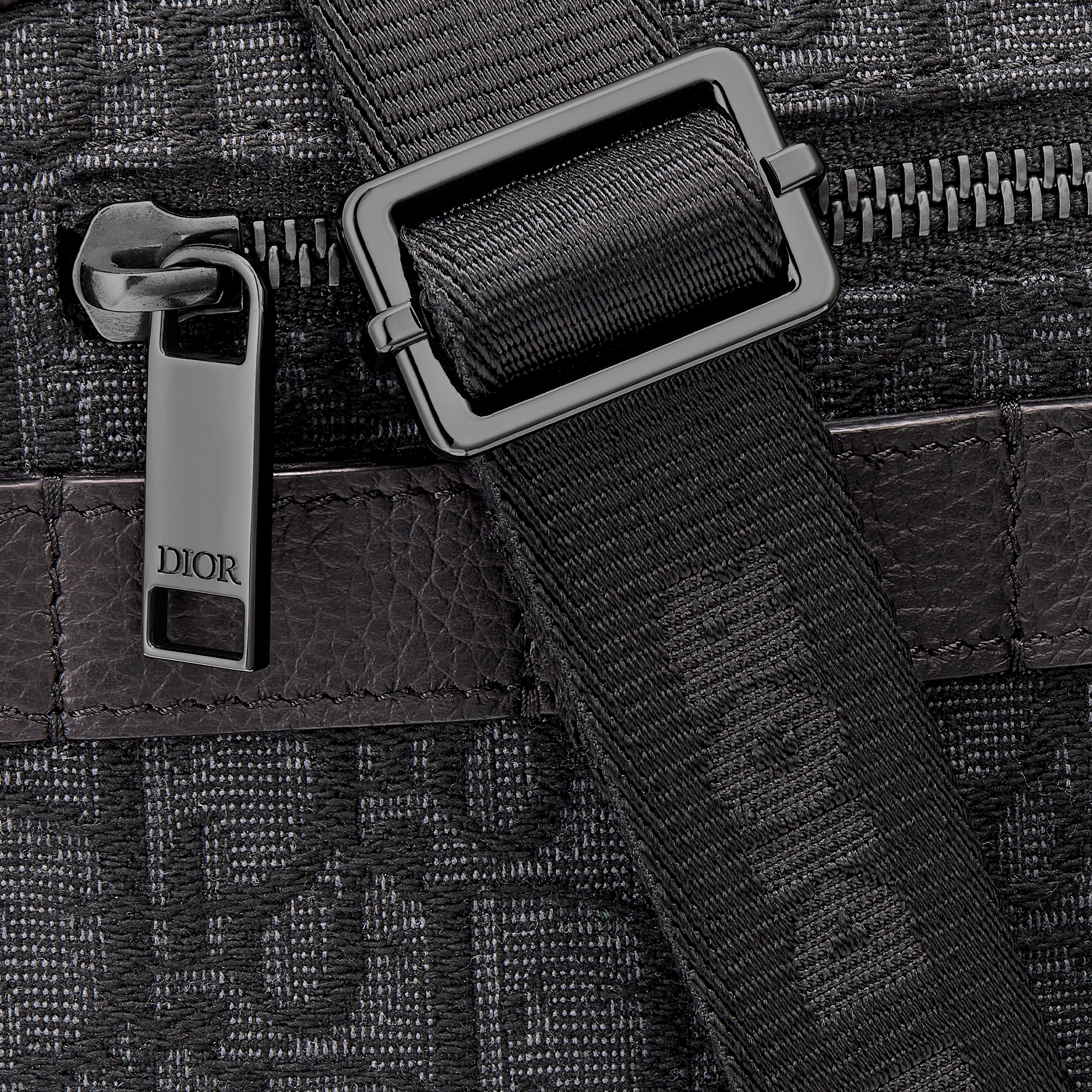 迷你 Safari 手袋（附肩带） 黑色 Oblique 印花面料 E09