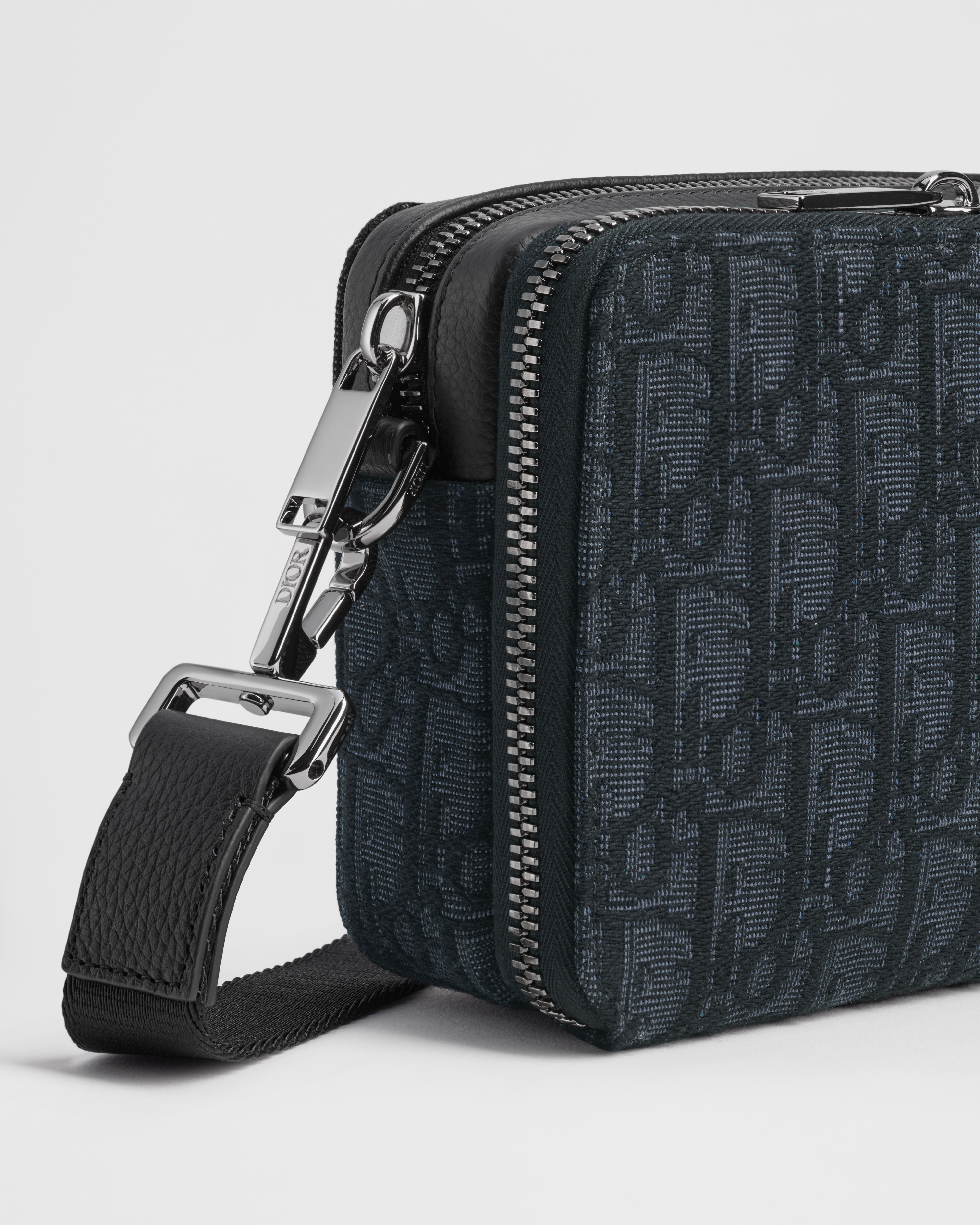 拉链手拿包（附肩带） 黑色 Oblique 印花面料 E09