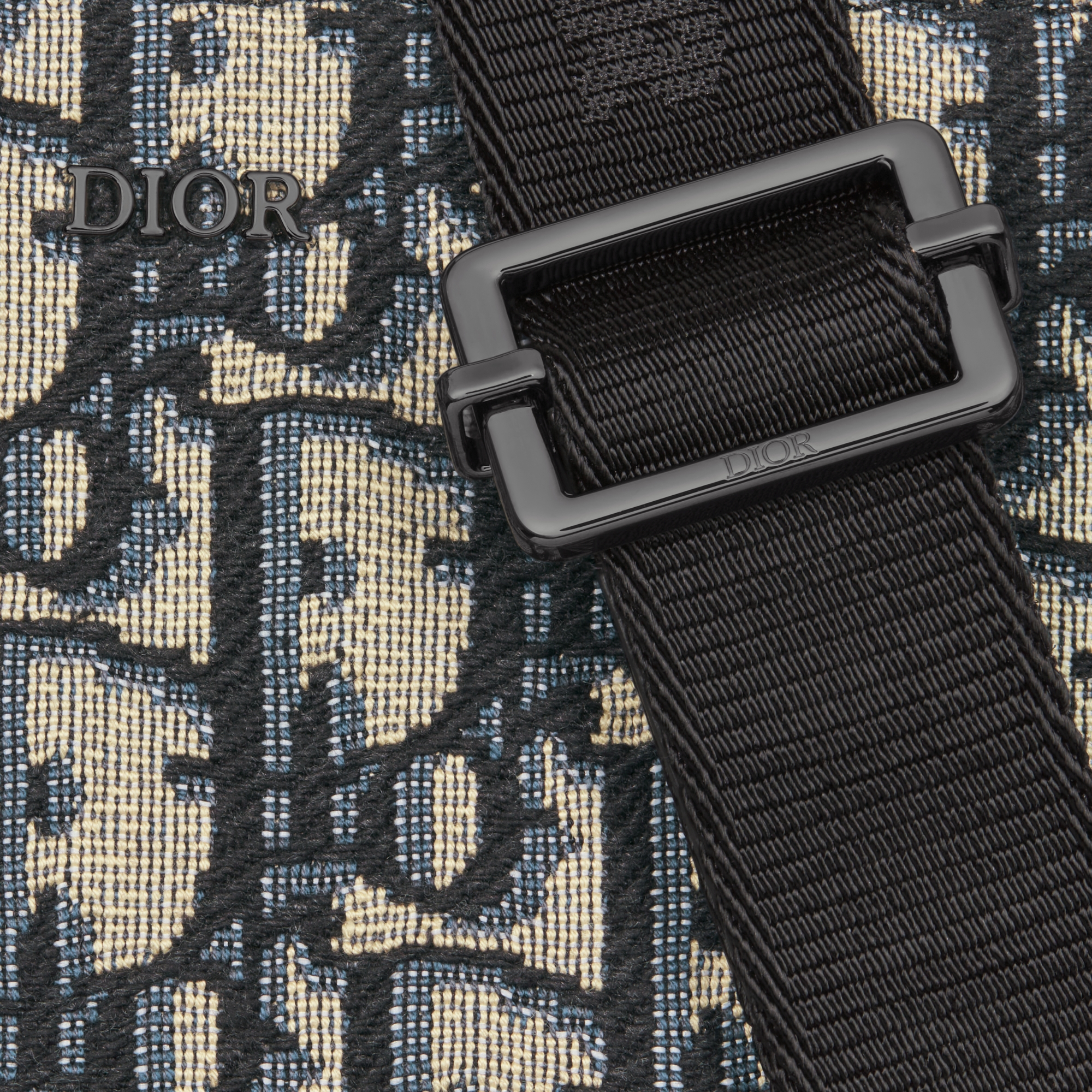 拉链手拿包（附肩带） 米色和黑色 Oblique 印花面料 E09