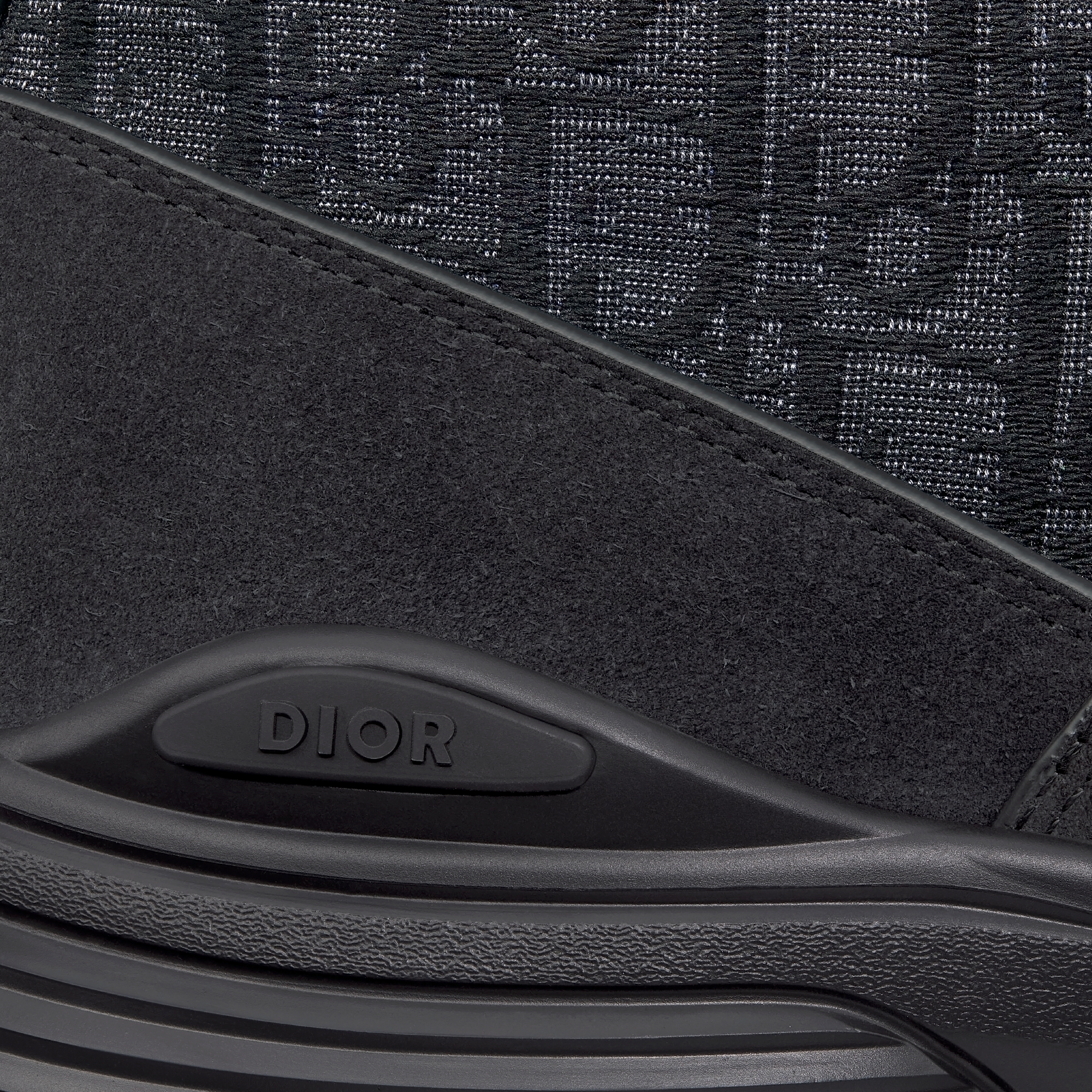Dior Combat 及踝靴 黑色绒面革和黑色 Oblique 印花面料 E09