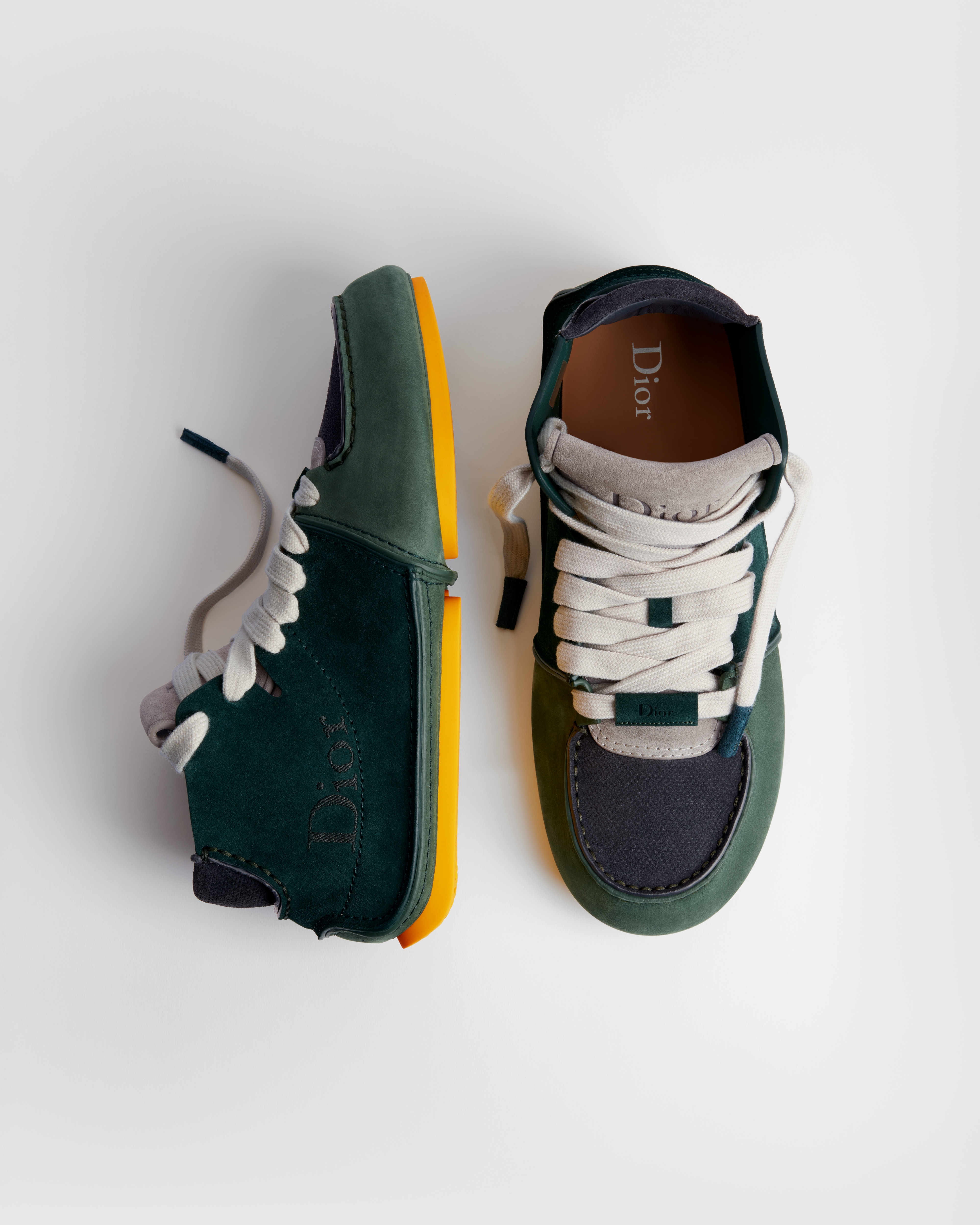 Dior Roadie 系带靴子 绿色磨砂革搭配绿色和海军蓝色绒面革 E06