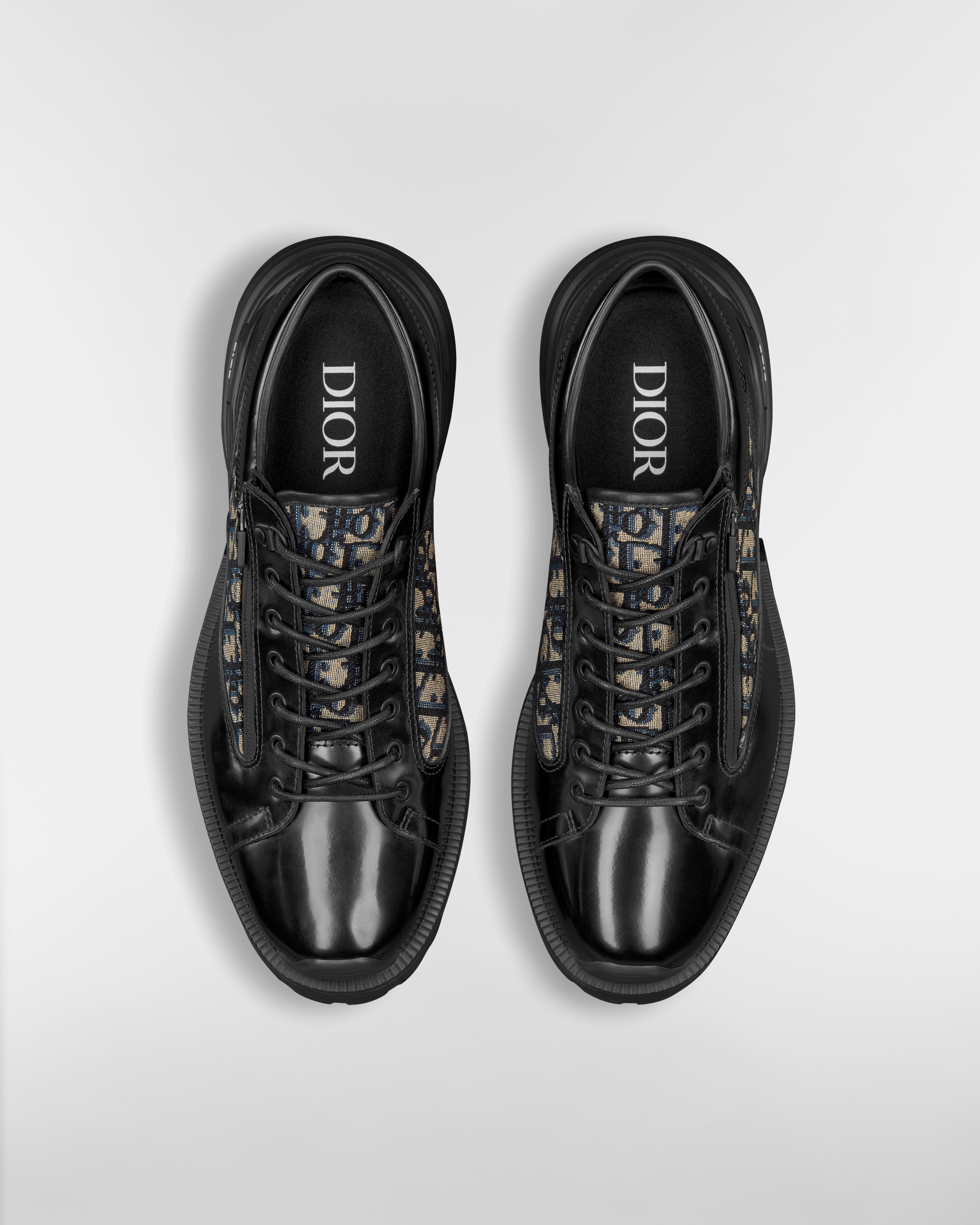 Dior Combat 德比鞋 黑色抛光牛皮革搭配米色和黑色 Oblique 印花面料 E06