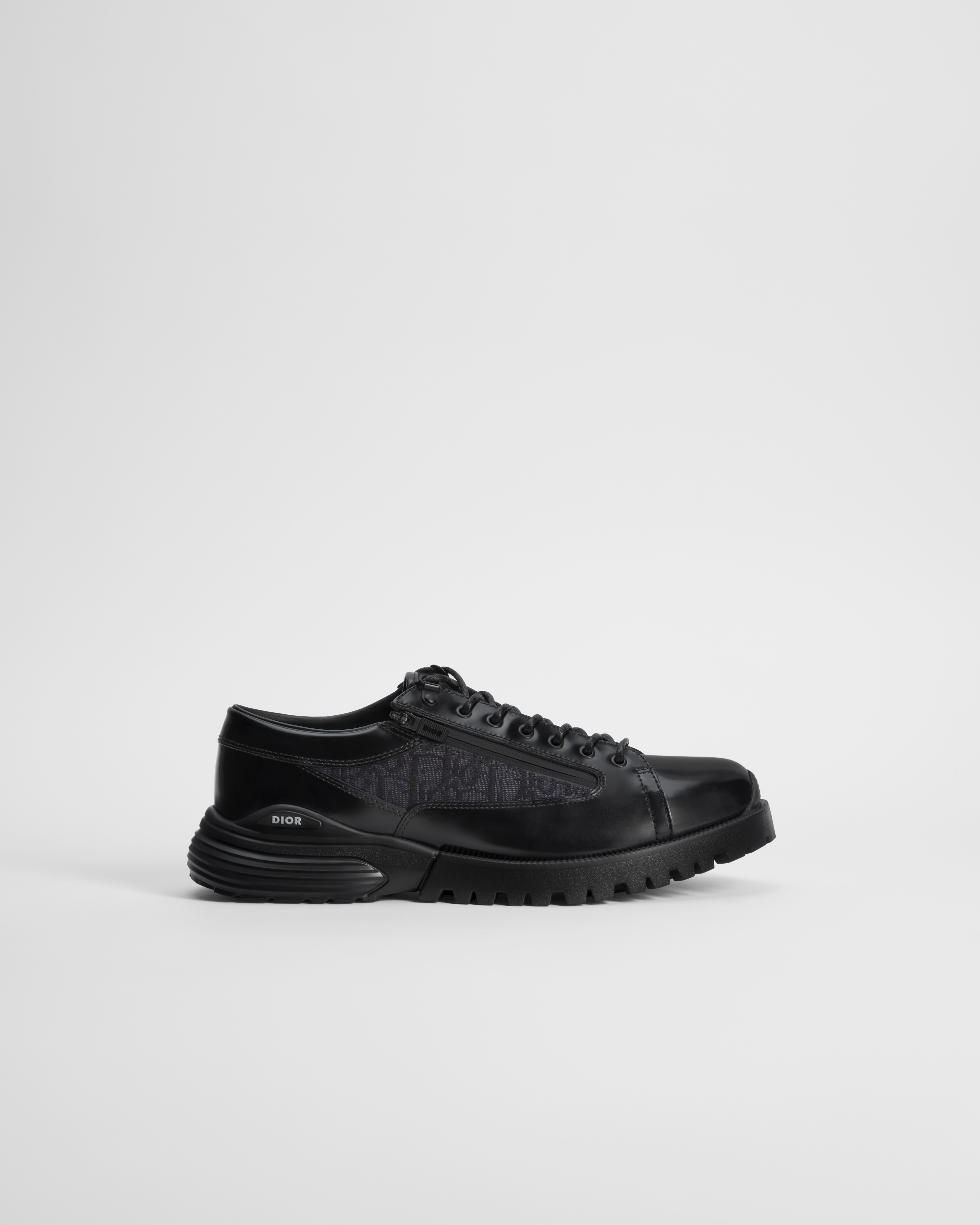 Dior Combat 德比鞋 黑色抛光牛皮革和黑色 Oblique 印花面料 E02