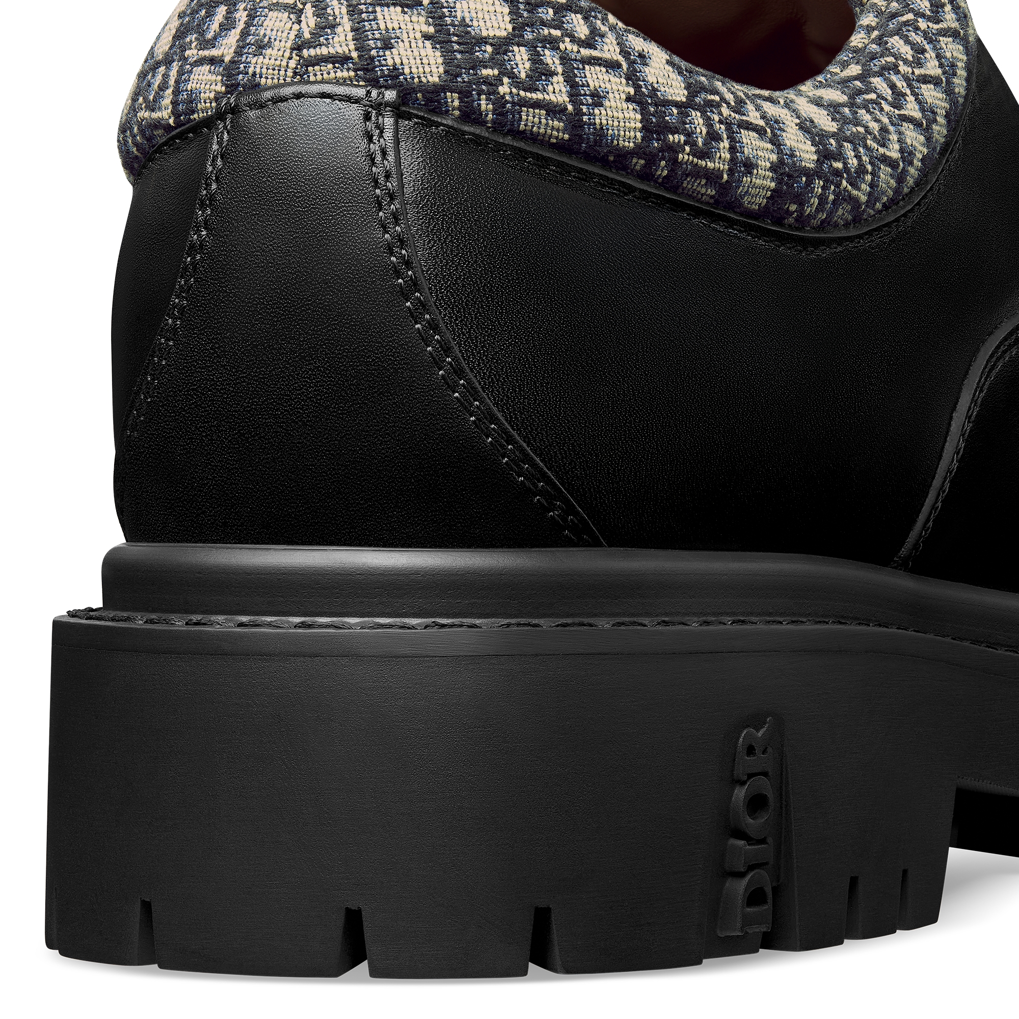 Dior Explorer III 德比鞋 黑色光滑牛皮革搭配米色和黑色 Oblique 印花面料 E09