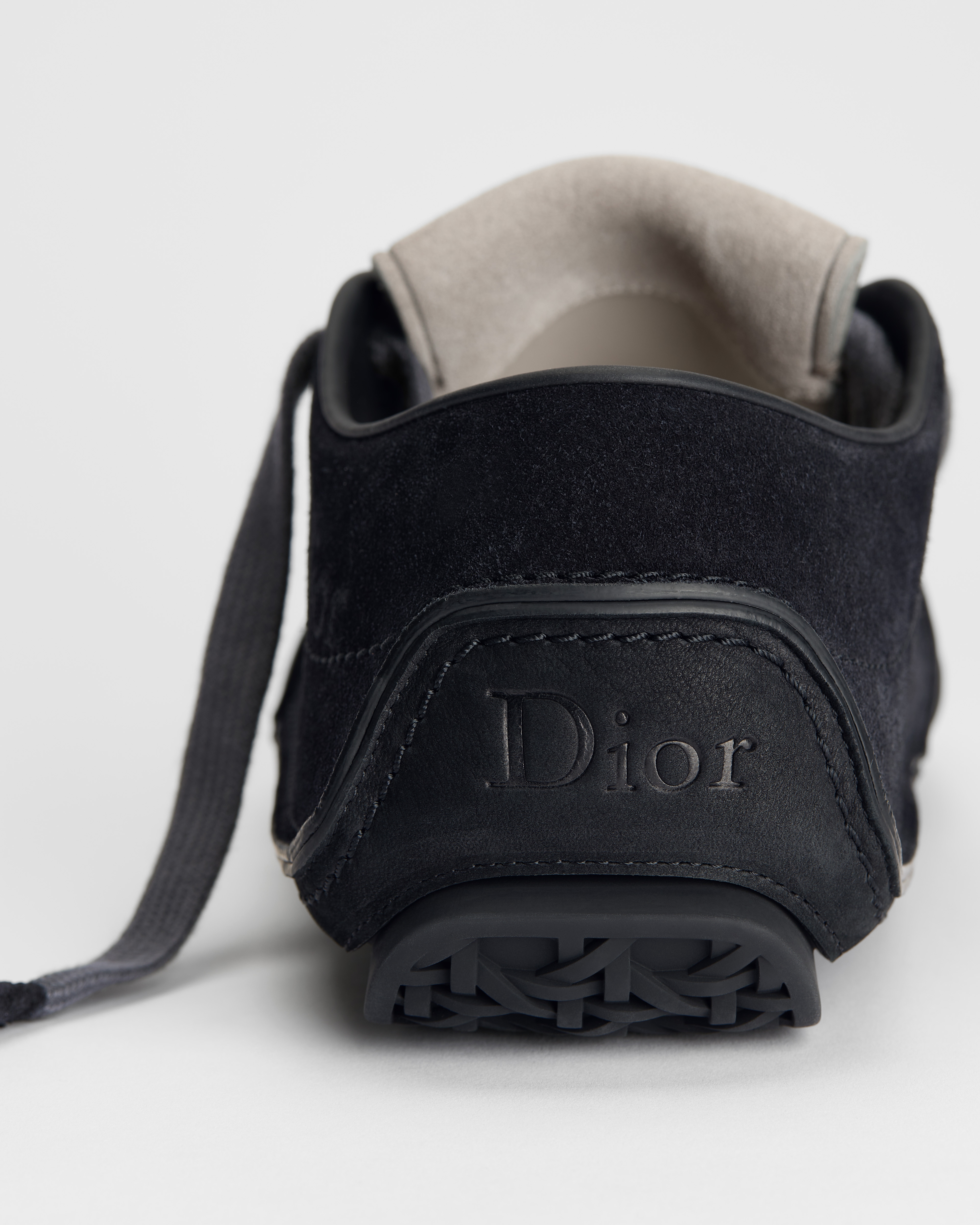 Dior Roadie 德比鞋 黑色磨砂革搭配黑色和煤灰色绒面革 E08