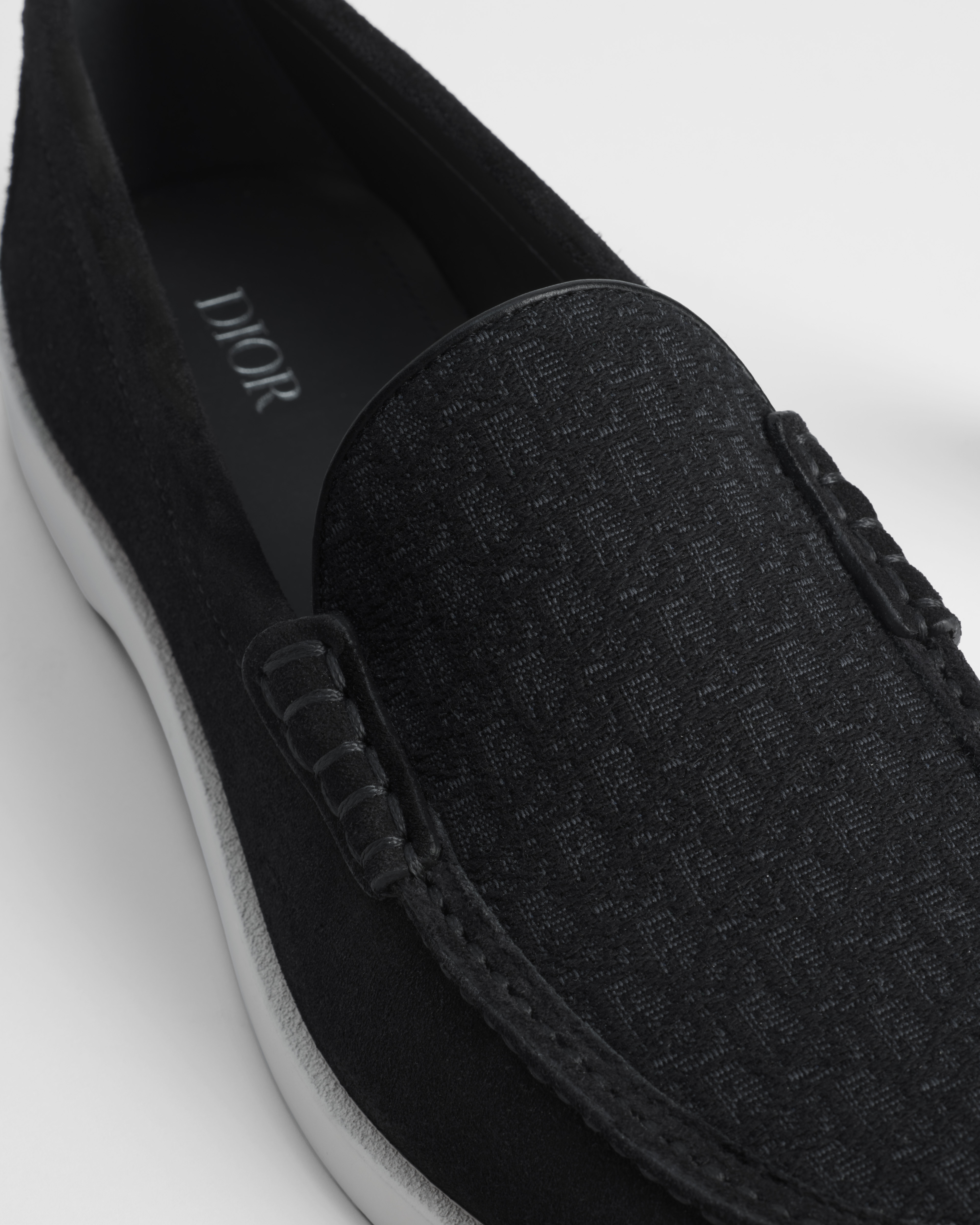 Dior Granville 乐福鞋 黑色绒面革和 Oblique 印花面料 E10