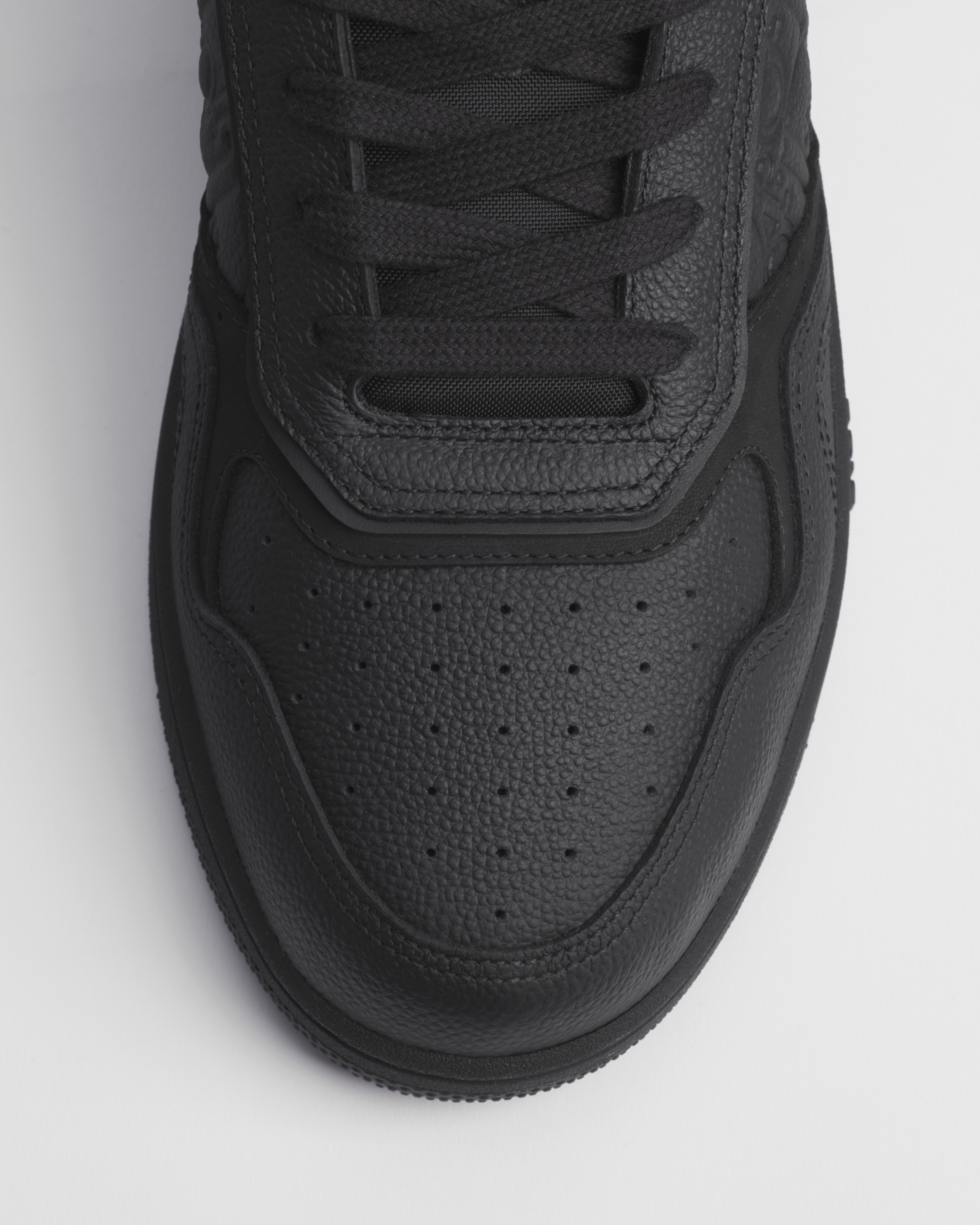 B27 Uptown 低帮运动鞋 黑色粒面牛皮革和黑色 Dior Gravity 印花效果皮革 E06