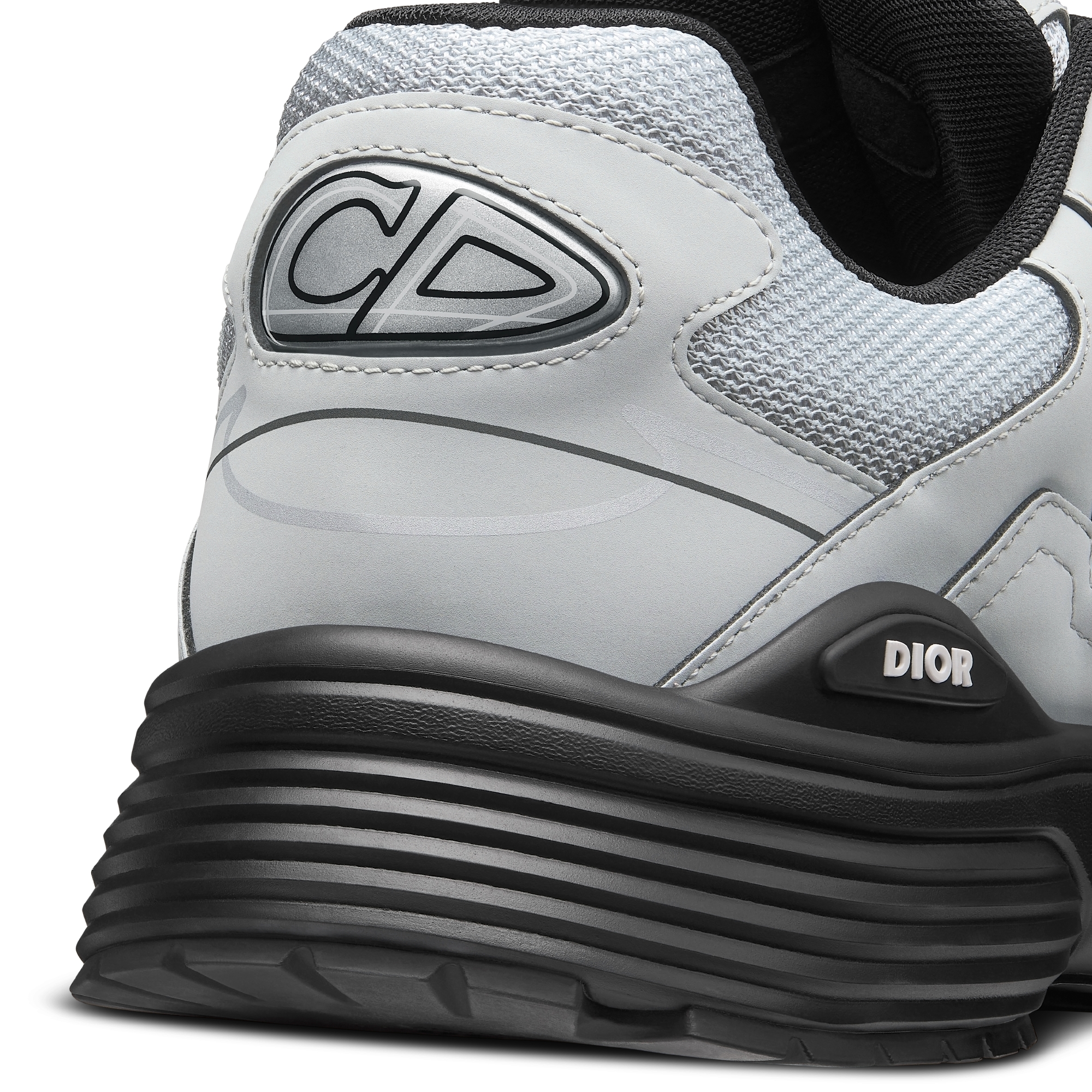 B30 Countdown 运动鞋 灰色网面和灰色科技面料 E09