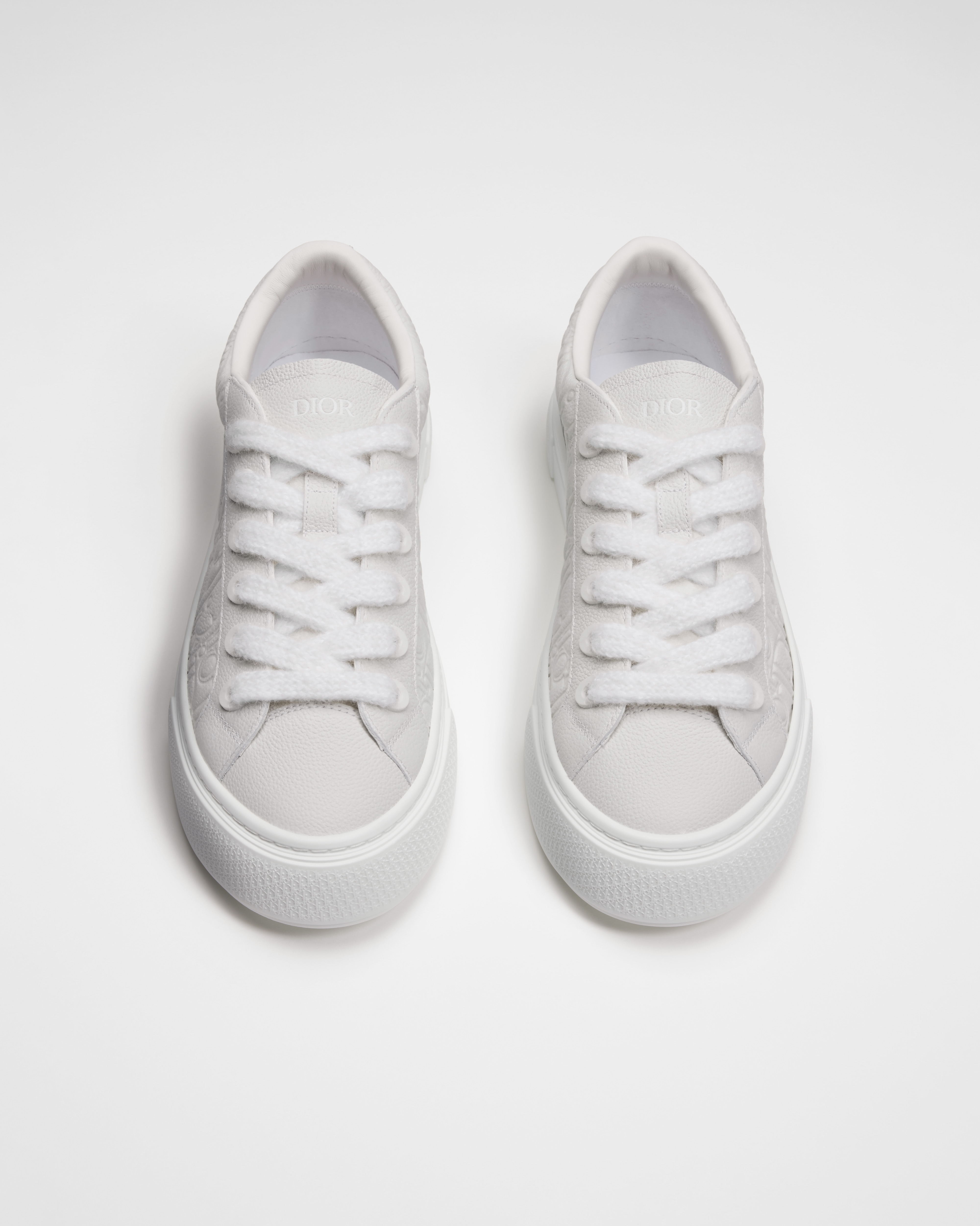 B33 Spin 运动鞋 白色粒面牛皮革和白色 Dior Gravity 印花效果皮革 E06