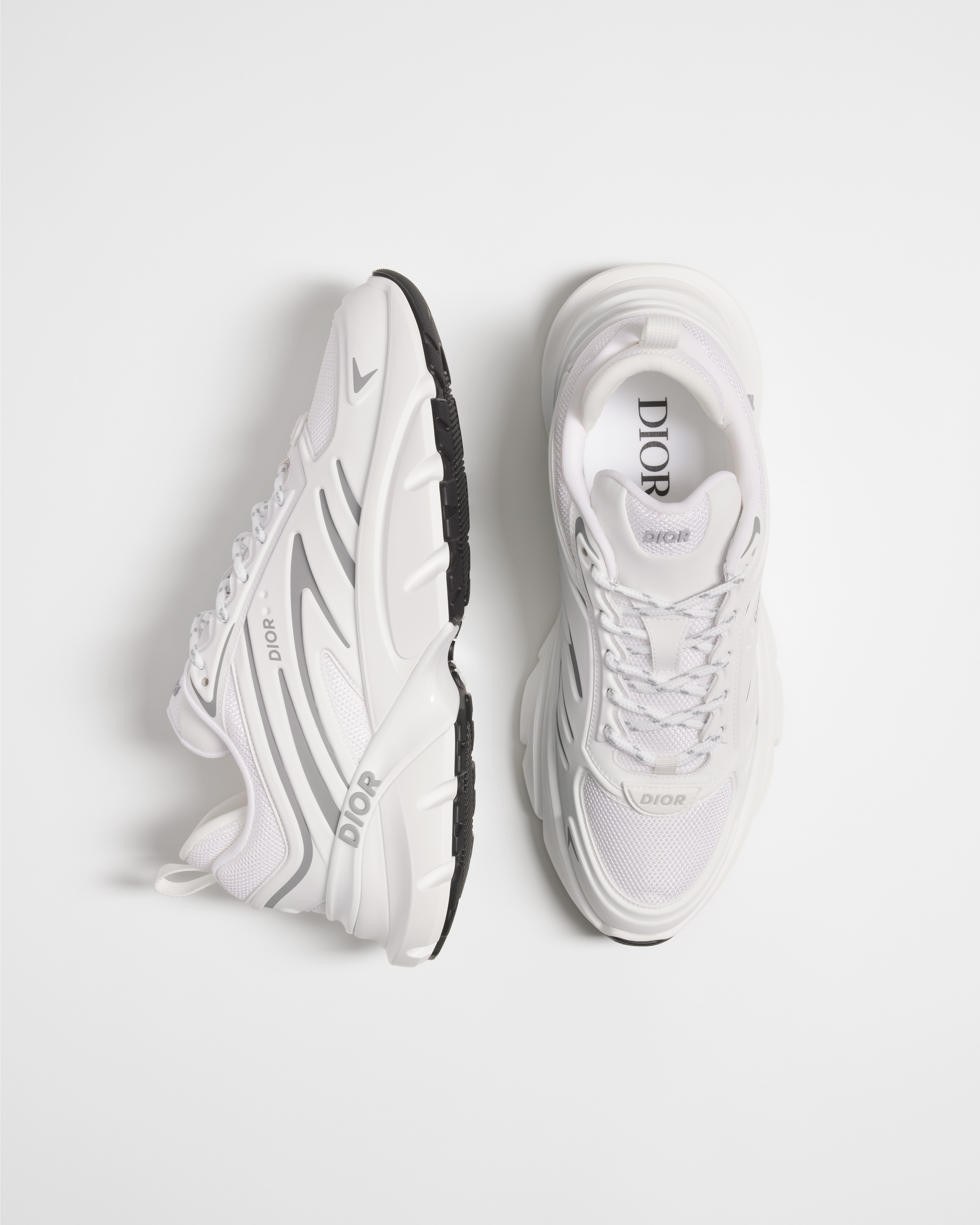 B44 Blade 运动鞋 白色网眼织物和白色科技面料 E06