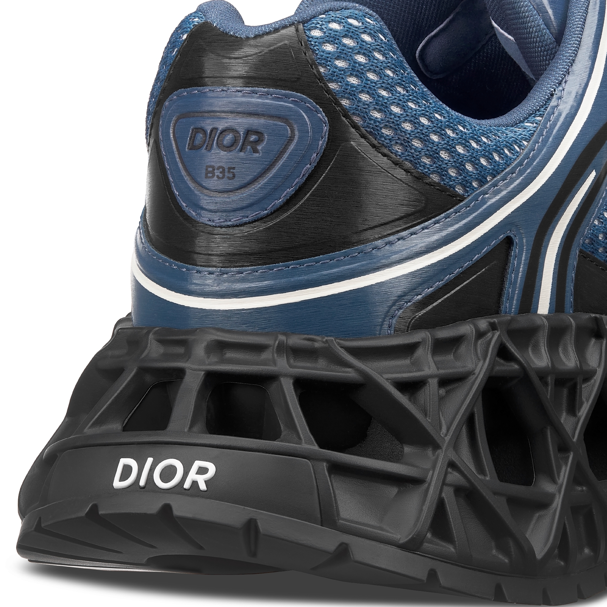 B35 NXXT 运动鞋 蓝色和黑色科技面料搭配蓝色网眼织物 E09