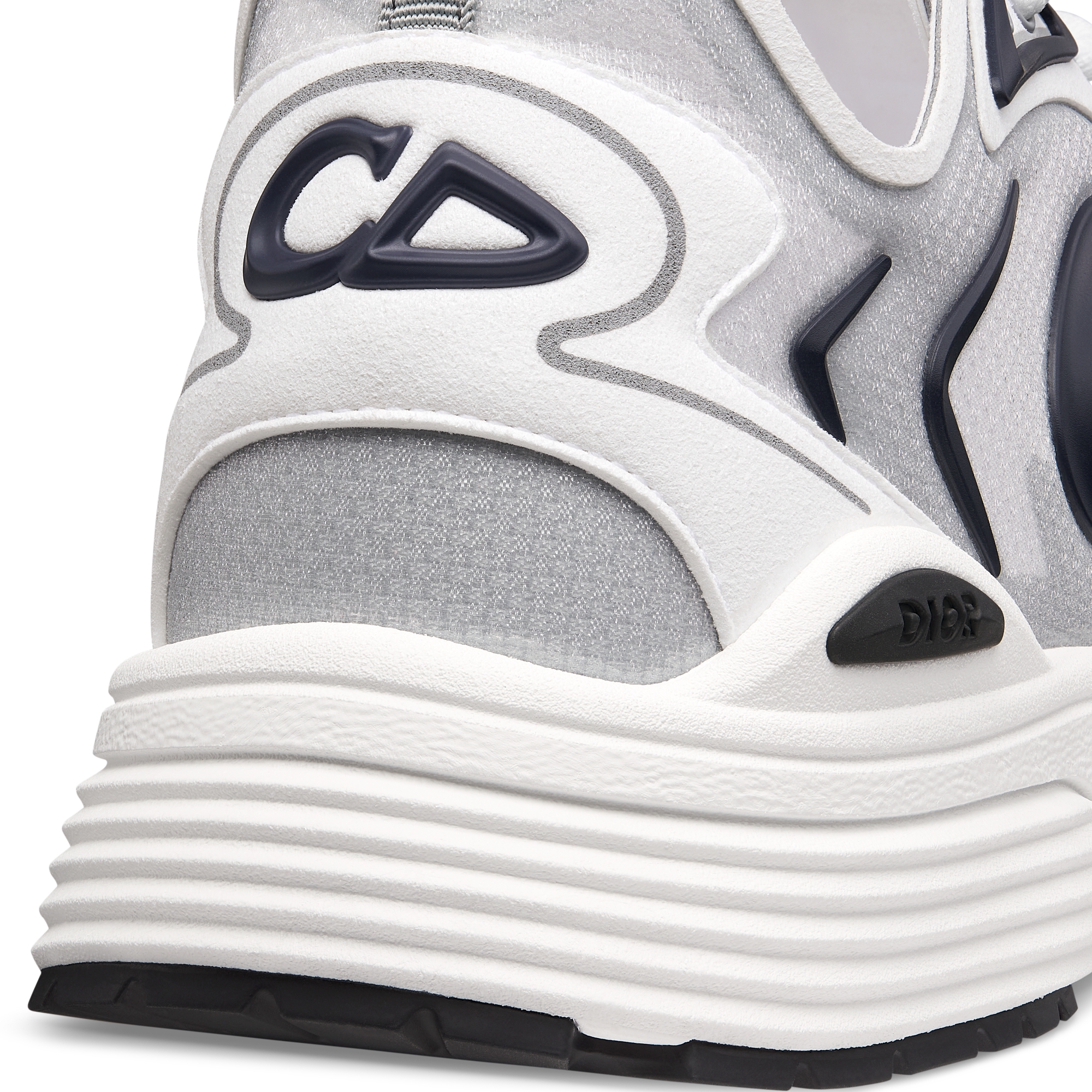 B30 Countdown 科技运动鞋 白色半透明 N3O 尼龙、白色和灰色科技面料以及海军蓝色橡胶 E09